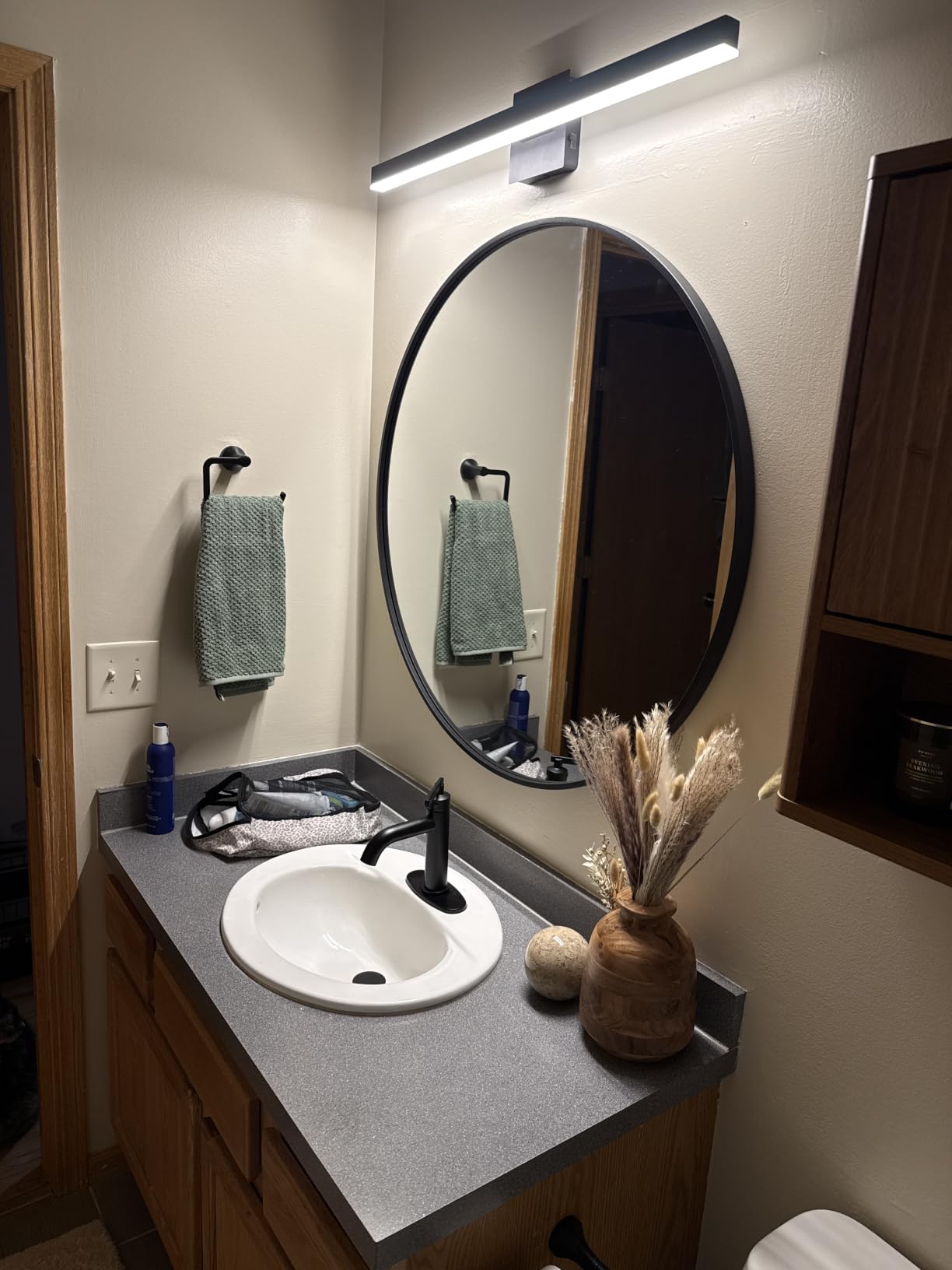 USHOWER 30 Inch Bathroom Mirrors for Over Sink | Circle Mirror with Metal Frame, Black Wall Mirror for Vanity, Entryway, Living Room, Hallway and Bedroom Decor customer photo 2