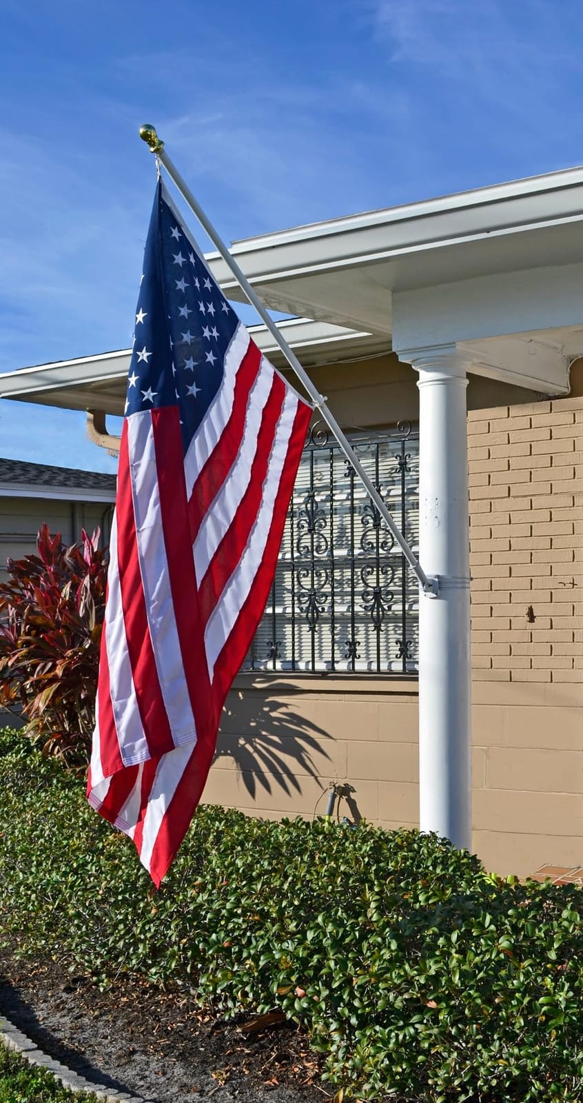 Grace Alley Flag Pole Tangle Free Spinning 6 Ft Flagpole - Wind Resistant and Rust Proof Black Aluminum for American Flags - Residential and Commercial Grade Durability for Home and Garden and Yard customer photo 1