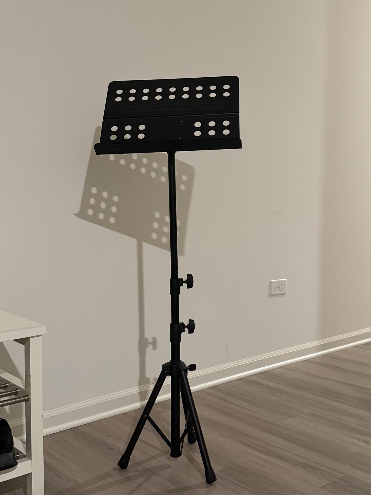 Vekkia Metal Professional Portable Perforated Sheet Music Stand customer photo 2