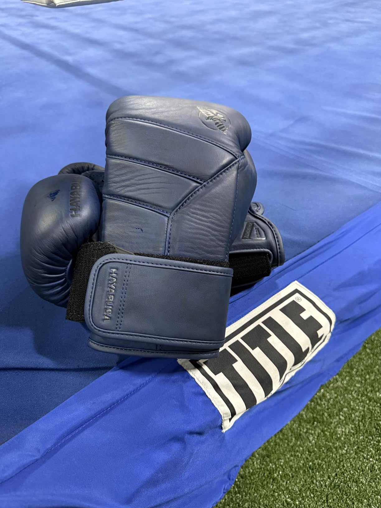 Hayabusa T3 LX Leather Boxing Gloves | Leather Boxing Gloves, Training Gloves Men and Women, Sparring Gloves, Heavy Bag Gloves, 16oz Boxing Gloves, Muay Thai Gloves customer photo 1