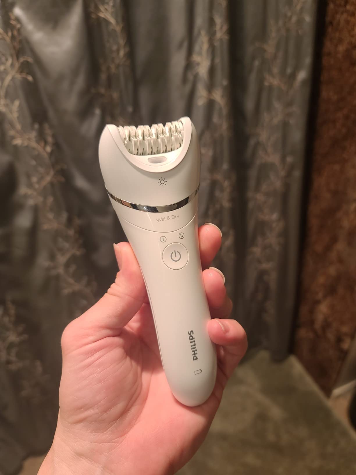 Philips Epilator Series 8000 for Women, with 3 Accessories, BRE700/04 customer photo 1