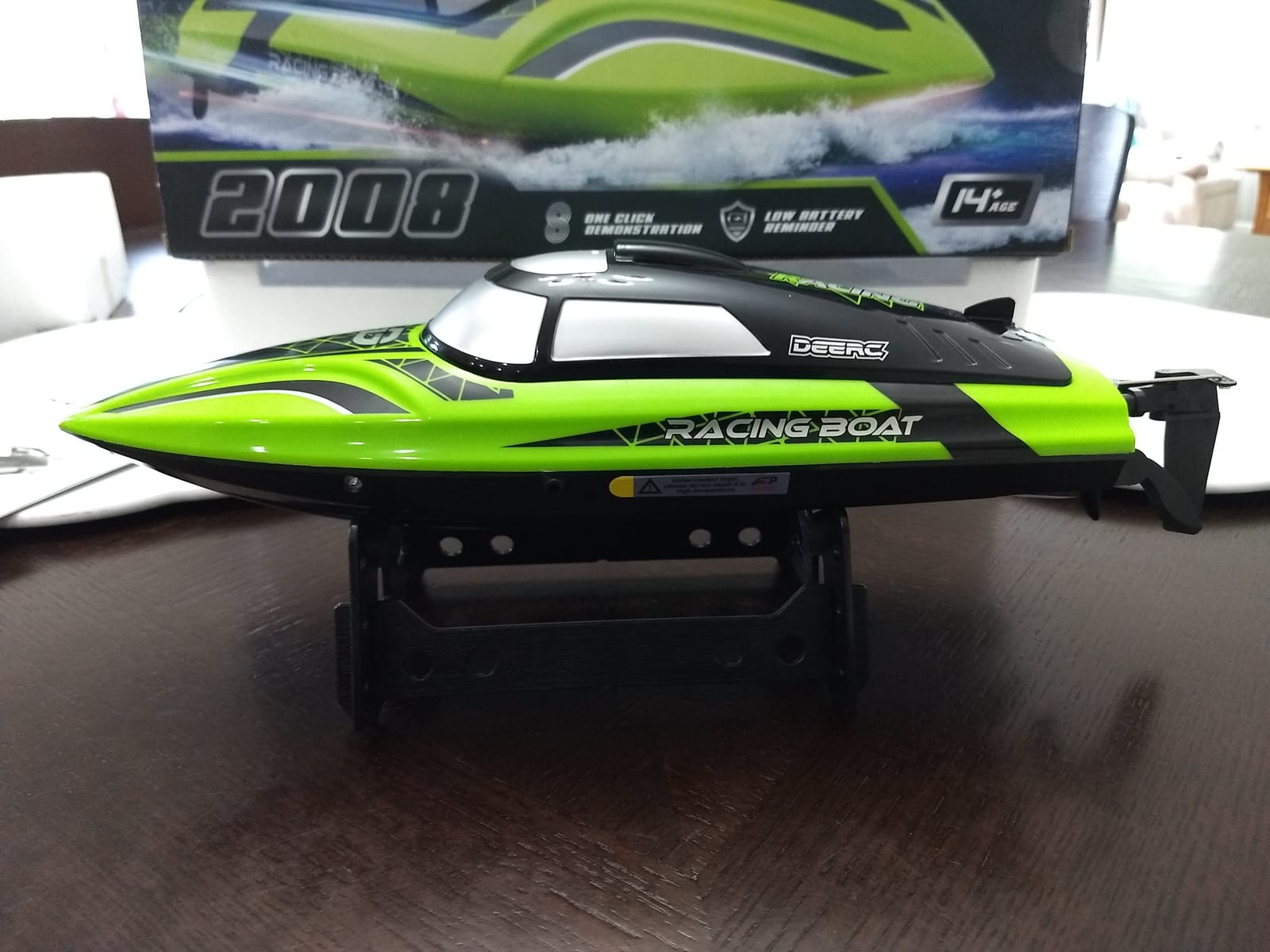 DEERC 14-Inch High Speed RC Boat, 20+ MPH, Auto Self-Righting, 2 Batteries | Fast Remote Control Boat for Pool & Lake, 493FT Control Range, LED Lights, 2.4GHz Full Proportional, Water Toy Gift customer photo 2