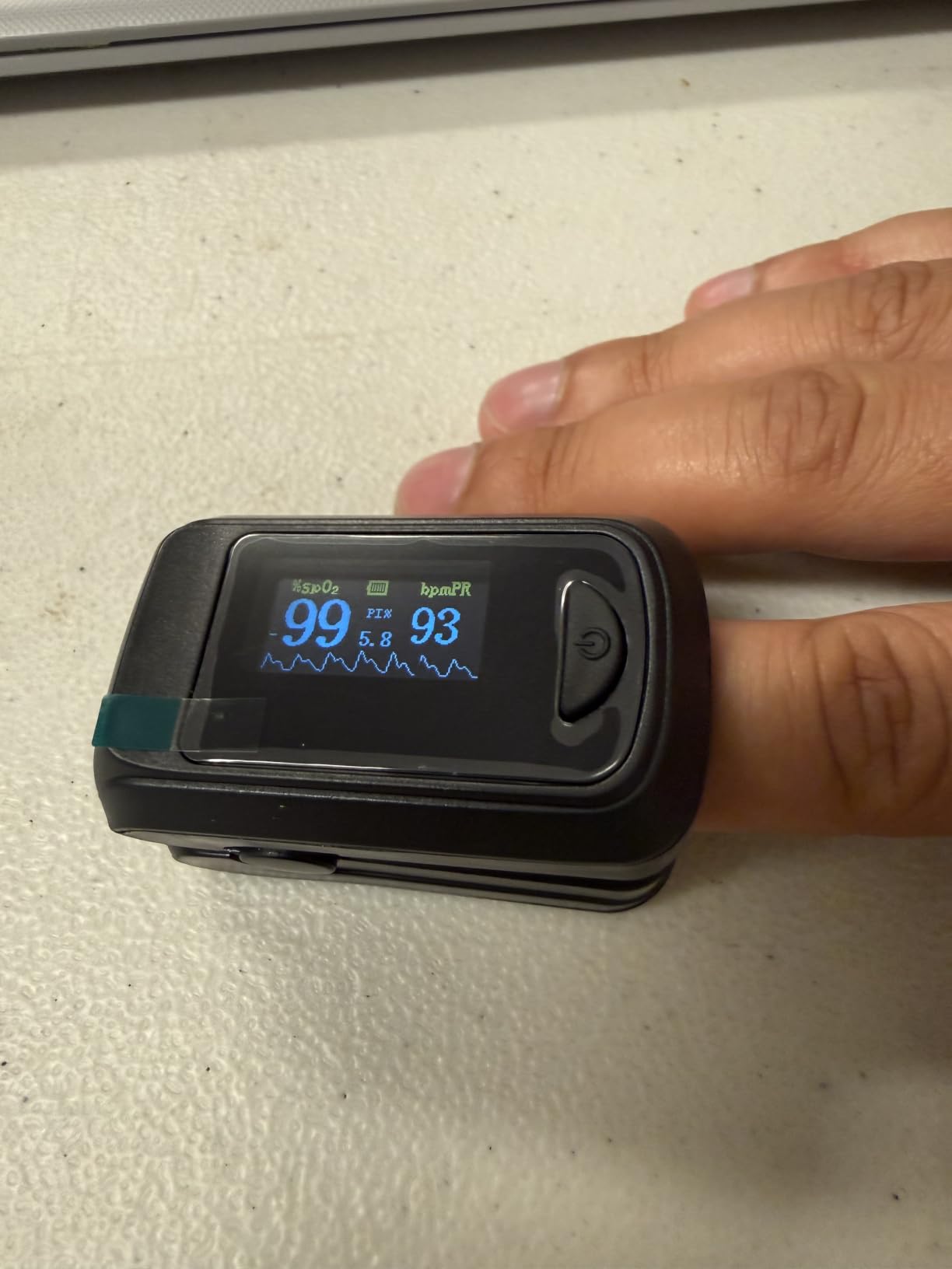 Healthtree JKS50B Pulse Oximeter Fingertip - Blood Oxygen monitor Fingertip with Perfusion Index, Fast 5-8s Reading, Large OLED Display, SpO2 & Heart Rate monitor for Home, Sports, Travel (Includes Batteries & Lanyard) customer photo 1