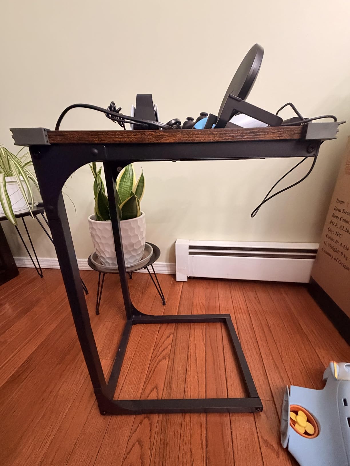 VASAGLE C-Shaped End Table, Small Sofa Side Table with Metal Frame, Rustic Brown and Black, BARNET Collection ULET350B01 customer photo 1