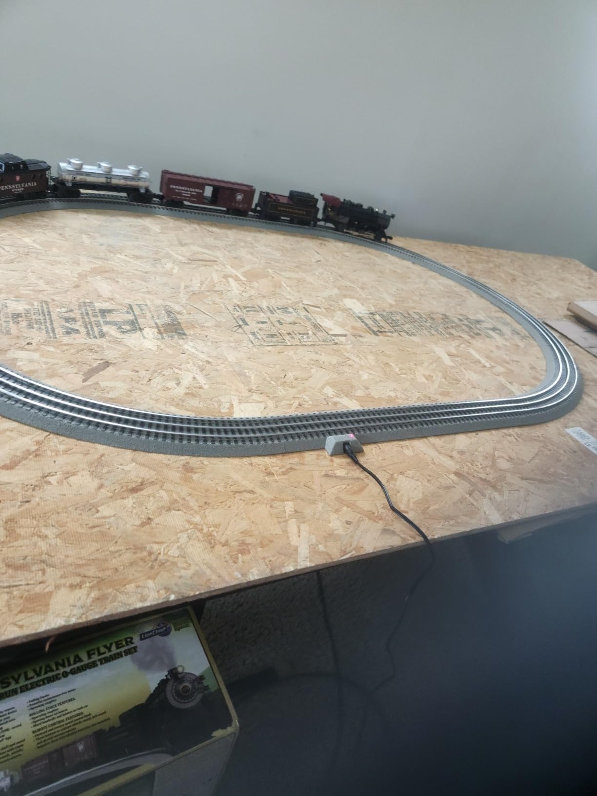 Lionel Pennsylvania Flyer Electric O Gauge Bluetooth 5.0 Train Set with Remote customer photo 1