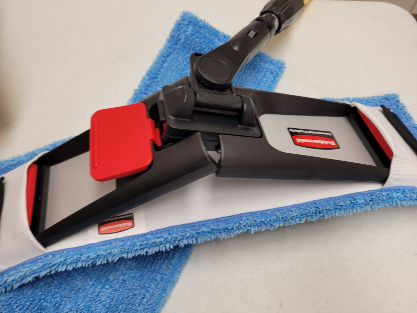 Rubbermaid Commercial Microfiber Adaptable Flat Mop Kit for WaveBrake customer photo 1