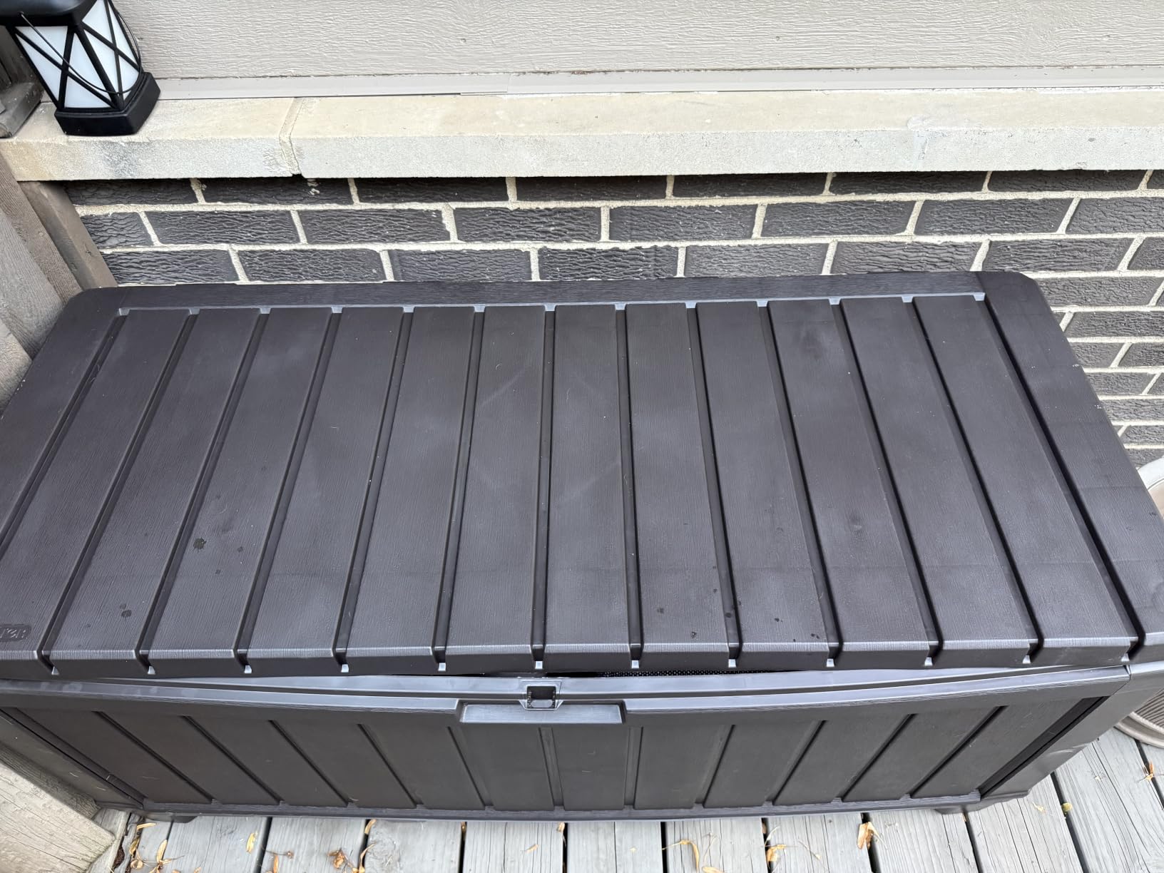 Keter Kentwood 92 Gal Outdoor Storage Box for Patio and Pool Accessories | Brown, Resin, Large, Weatherproof, Lockable, Durable, Easy Assembly, Organization, Patio Cushions Storage customer photo 2