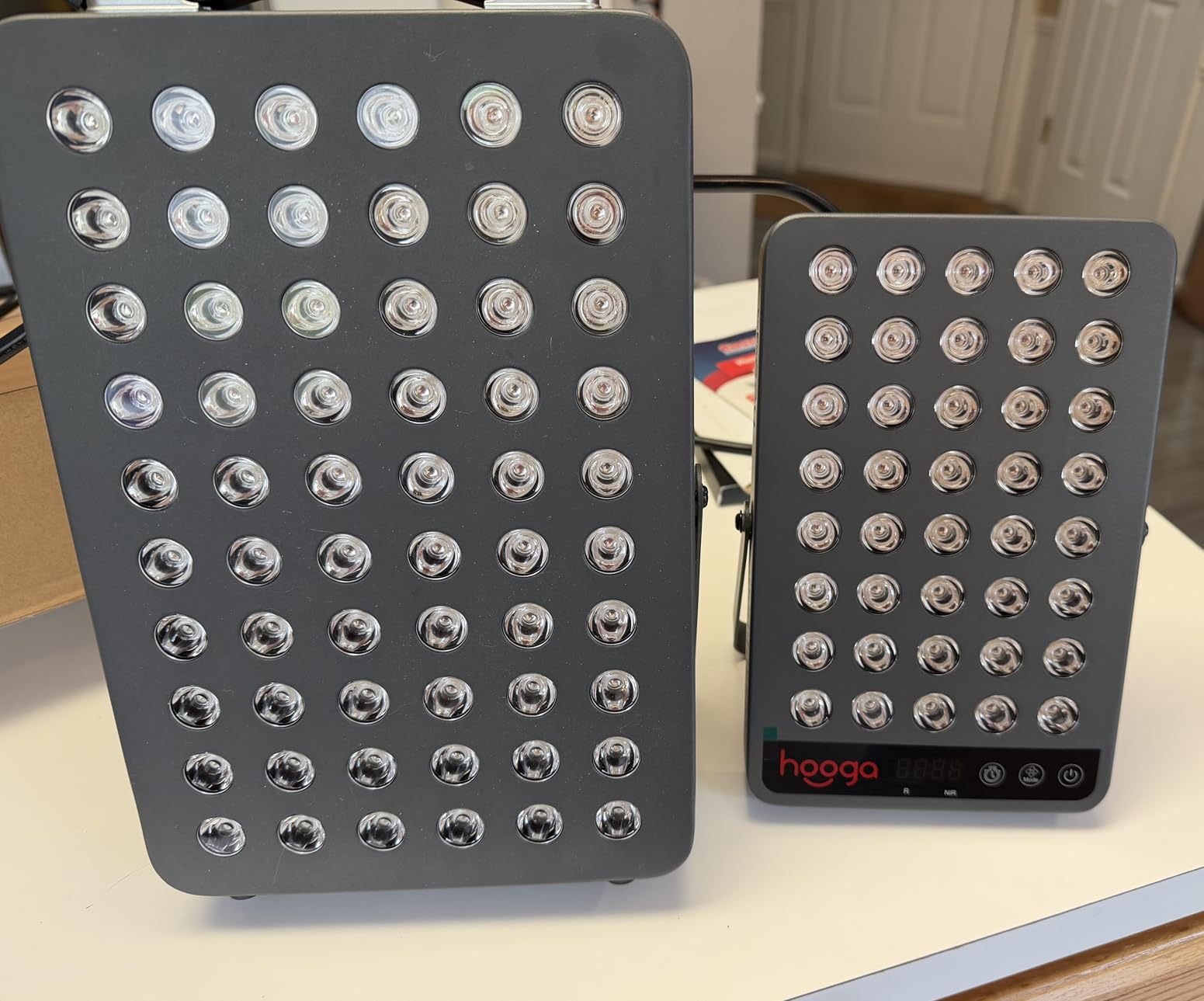Hooga Red Light Therapy Panel Device - 660nm Red & 850nm Near Infrared Light Therapy, LED Light Therapy Lamp for Face & Body, 40 LEDs, Timer, Adjustable Stand - HG200 customer photo 2