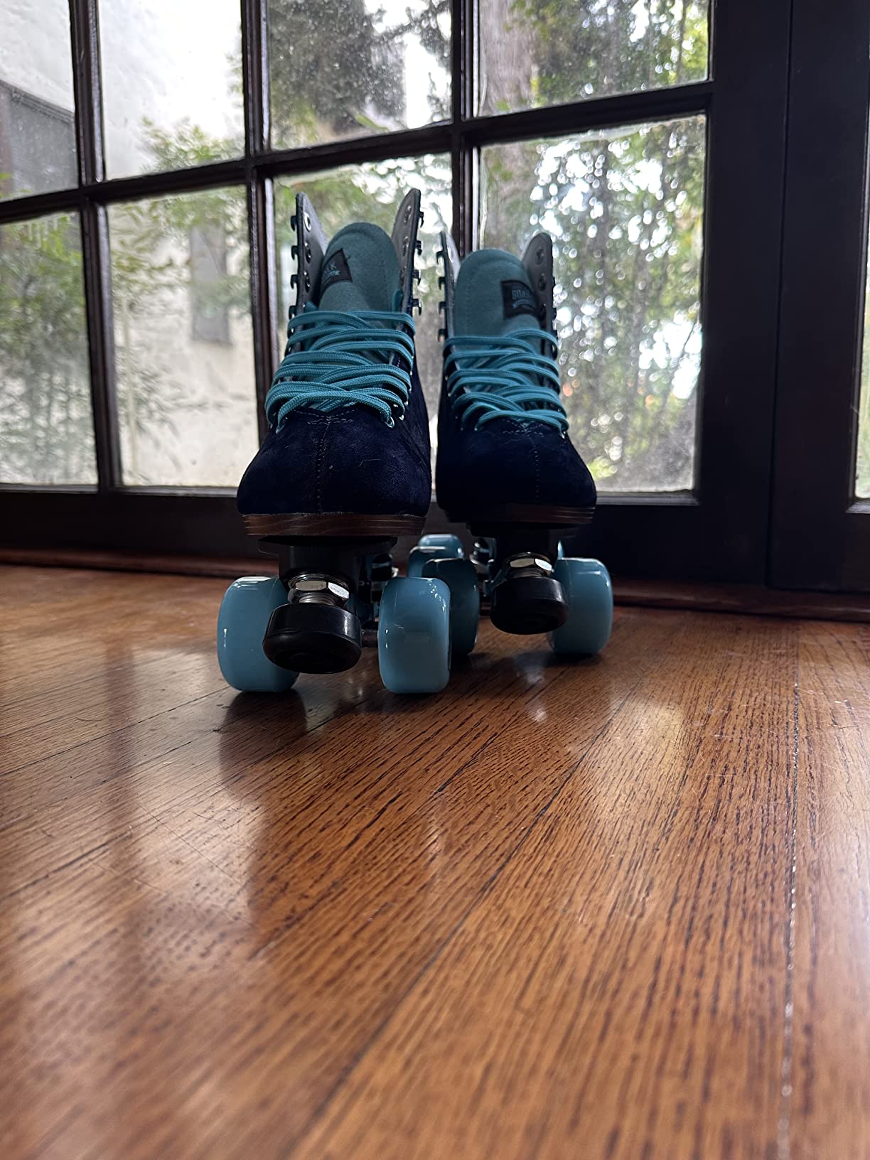 Sure-Grip Boardwalk Unisex Outdoor Roller Skates with Retro Leather Boots and 82A Wheels customer photo 1