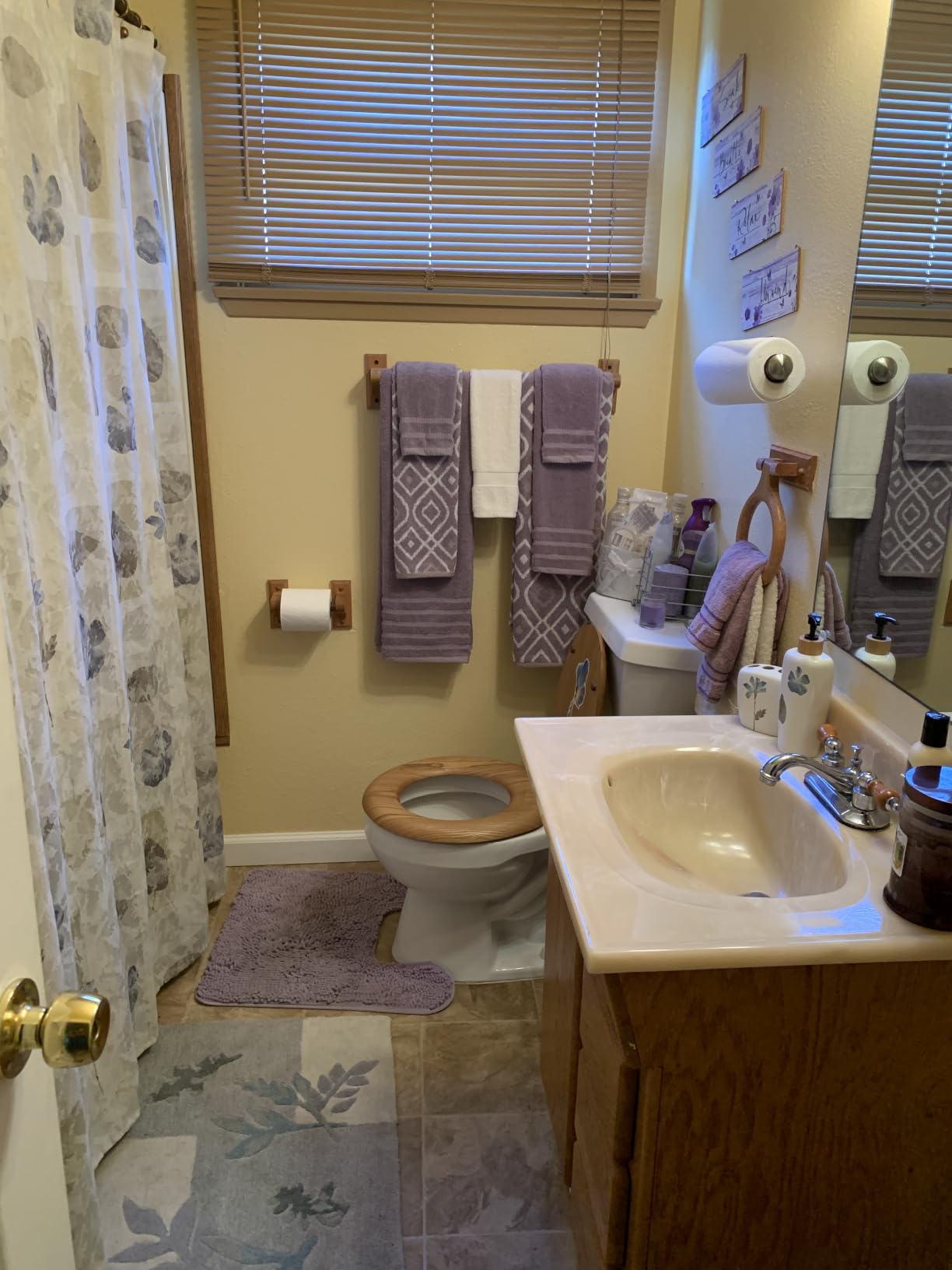 Modern Threads 6 Piece Bath Towel Set - Bathroom Set with 2 Bath Towels, 2 Hand Towels, and 2 Wash Cloths - 100% Cotton, Super Absorbent & Extra Soft - Reversible Floral Trail (Navy) customer photo 1