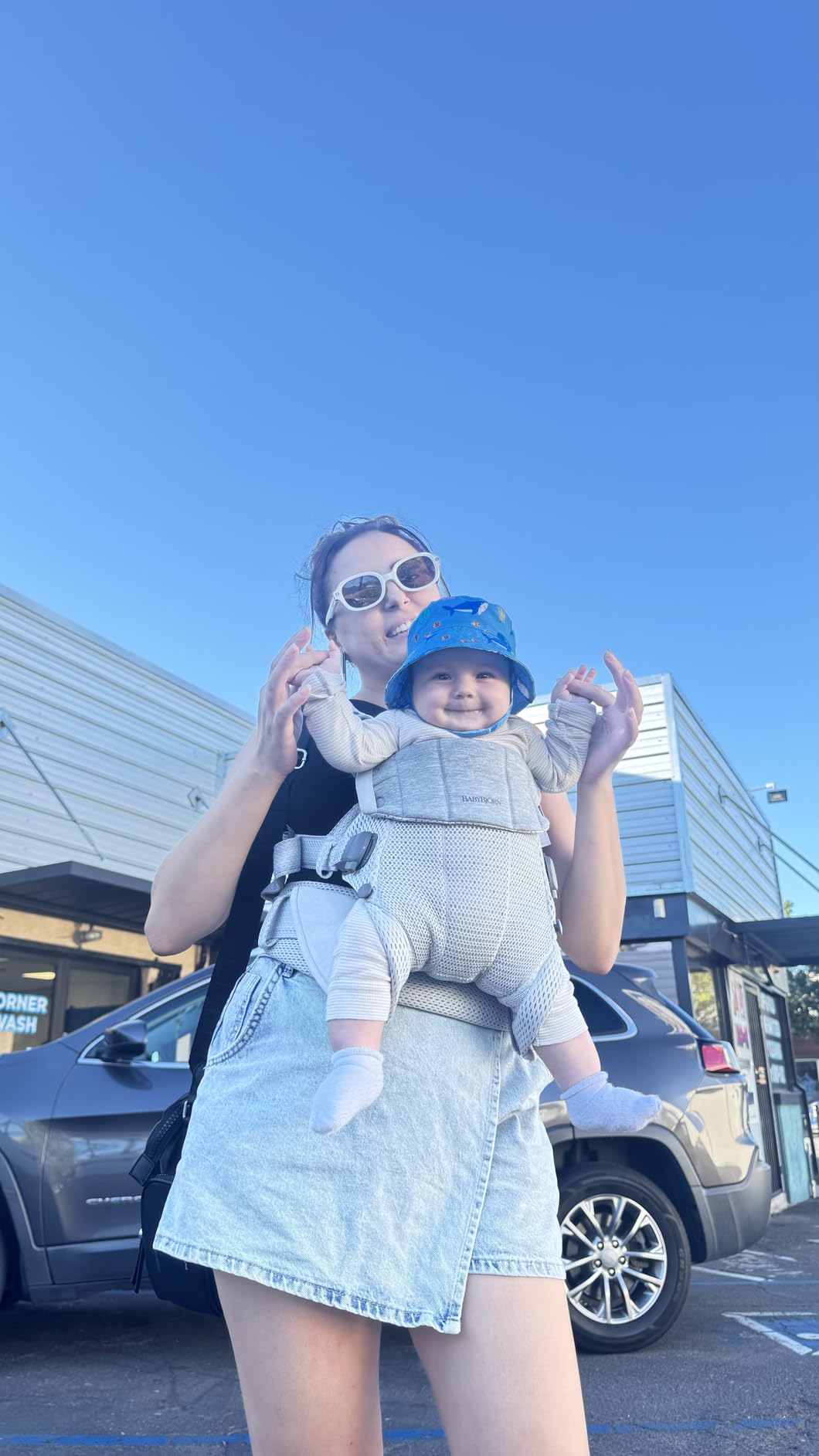 BabyBjorn Baby Carrier Harmony, Silver, 3D Mesh | 3-in-1 Ergonomic Baby Carrier; Newborn, Facing-in, Outward-Facing, and Back Carrying Positions Supported (7-40 lbs), Newborn to Toddler customer photo 2