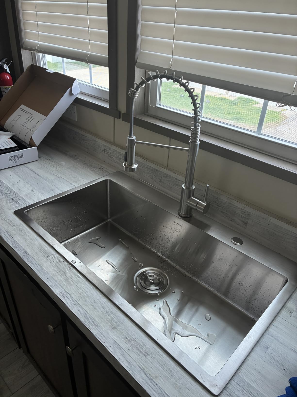 Logmey 25x22 Drop In Laundry Sink | 12