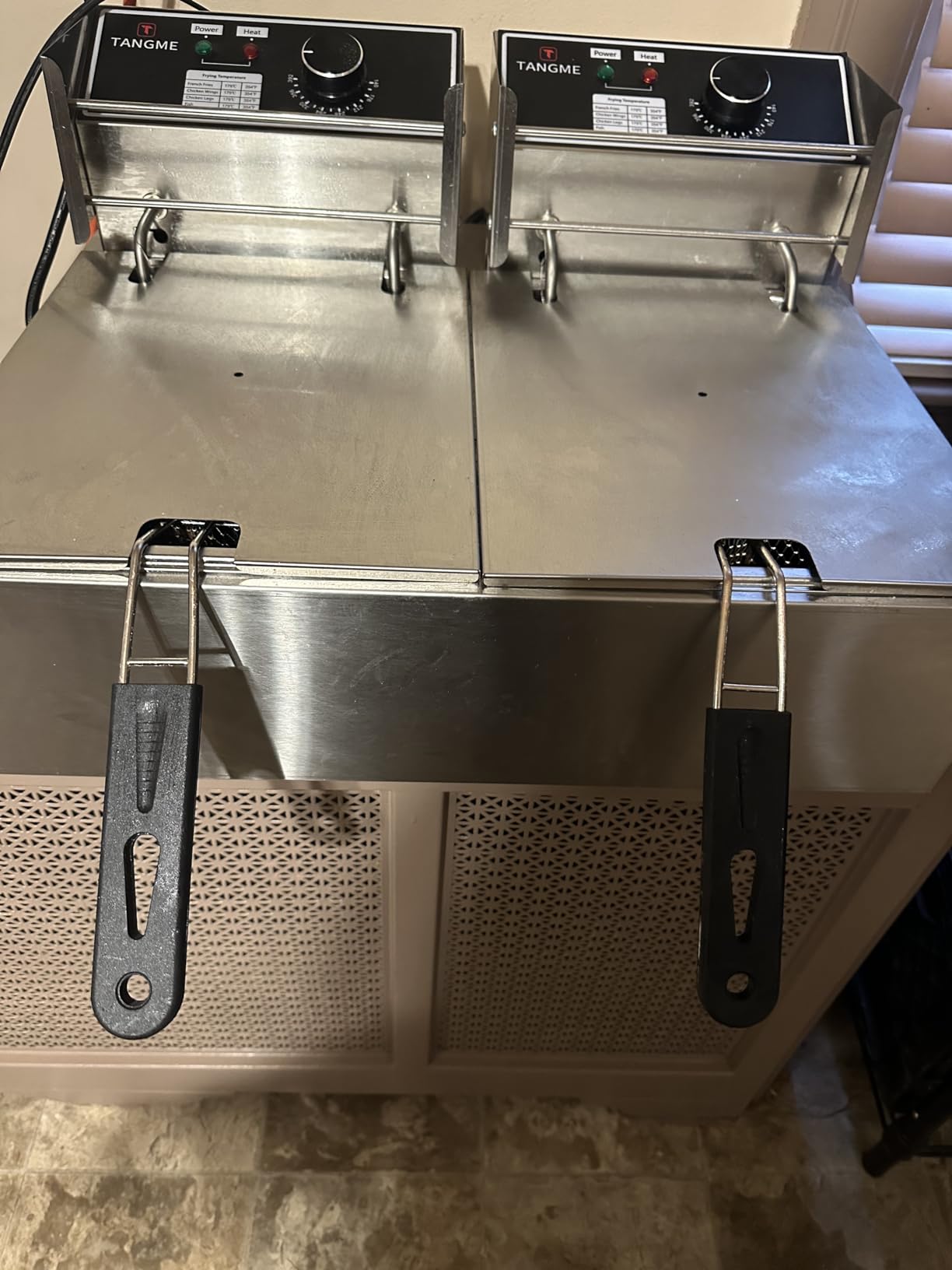 Commercial Deep Fryer, 3400W Electric Deep Fryers with 2x6.35QT Baskets, 0.8mm Thickened Stainless Steel Countertop Oil Fryer 20.7QT Large Capacity with Lids Temperature Controller (12L) customer photo 1