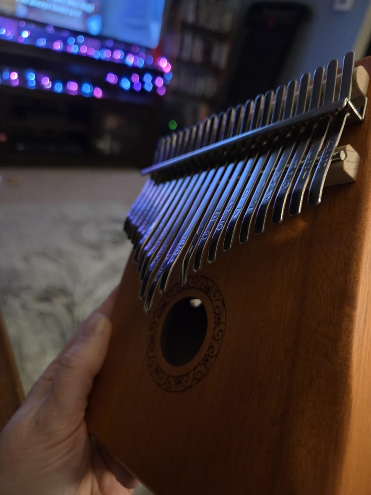 Kalimba Thumb Piano,YUNDIE Potable 17 Keys Mbira Finger Piano with Tune Hammer and Study Instruction,Musical Instruments Gift for Adult Beginners Professional (Brown, 21keys) customer photo 1