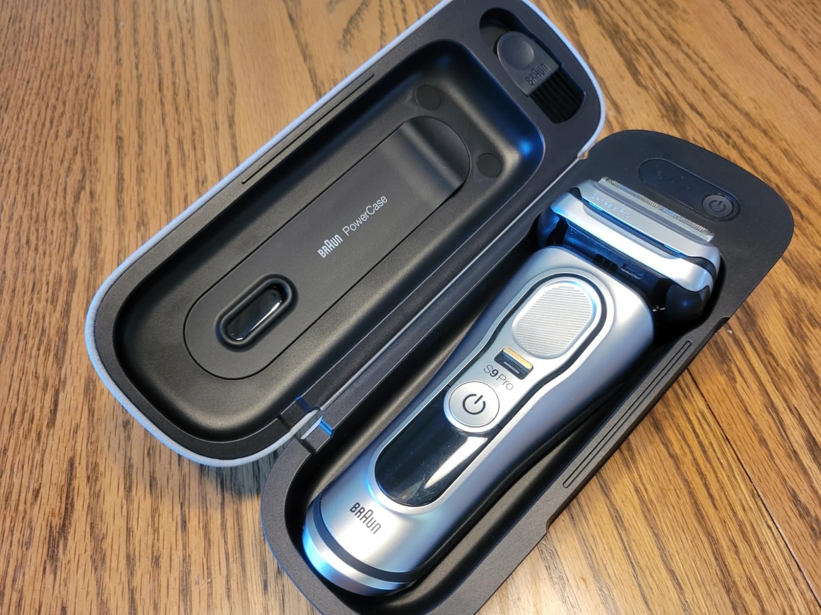 Braun Electric Razor for Men, Waterproof Foil Shaver, Series 9 Pro 9477cc, Wet & Dry Shave, with Portable Charging Case, ProLift Beard Trimmer, 5-in-1 Cleaning & Charging SmartCare Center, Silver customer photo 2
