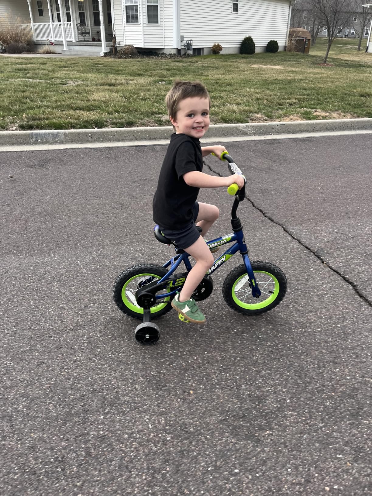 Huffy Upshot 12/16/20 Inch Boys Bike, Multiple Color Options | Removable Training Wheels, EZ Build Assembly, Boys Bicycle, BMX Style Design, Children customer photo 1