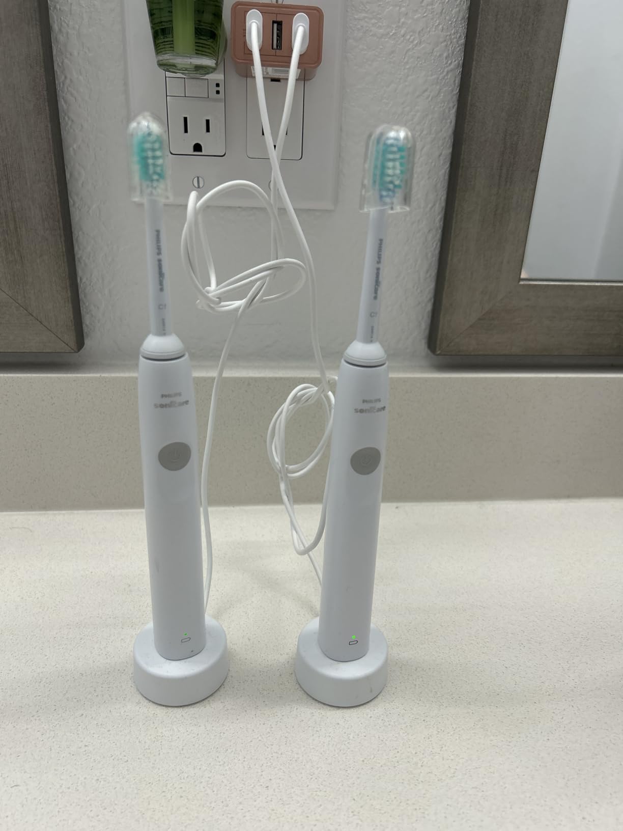 PHILIPS Sonicare 1100 Series Electric Toothbrush - Sonic Toothbrush with Advanced Sonic Technology, EasyStart, Smartimer & Quadpacer, White, Model HX3641/02 customer photo 1