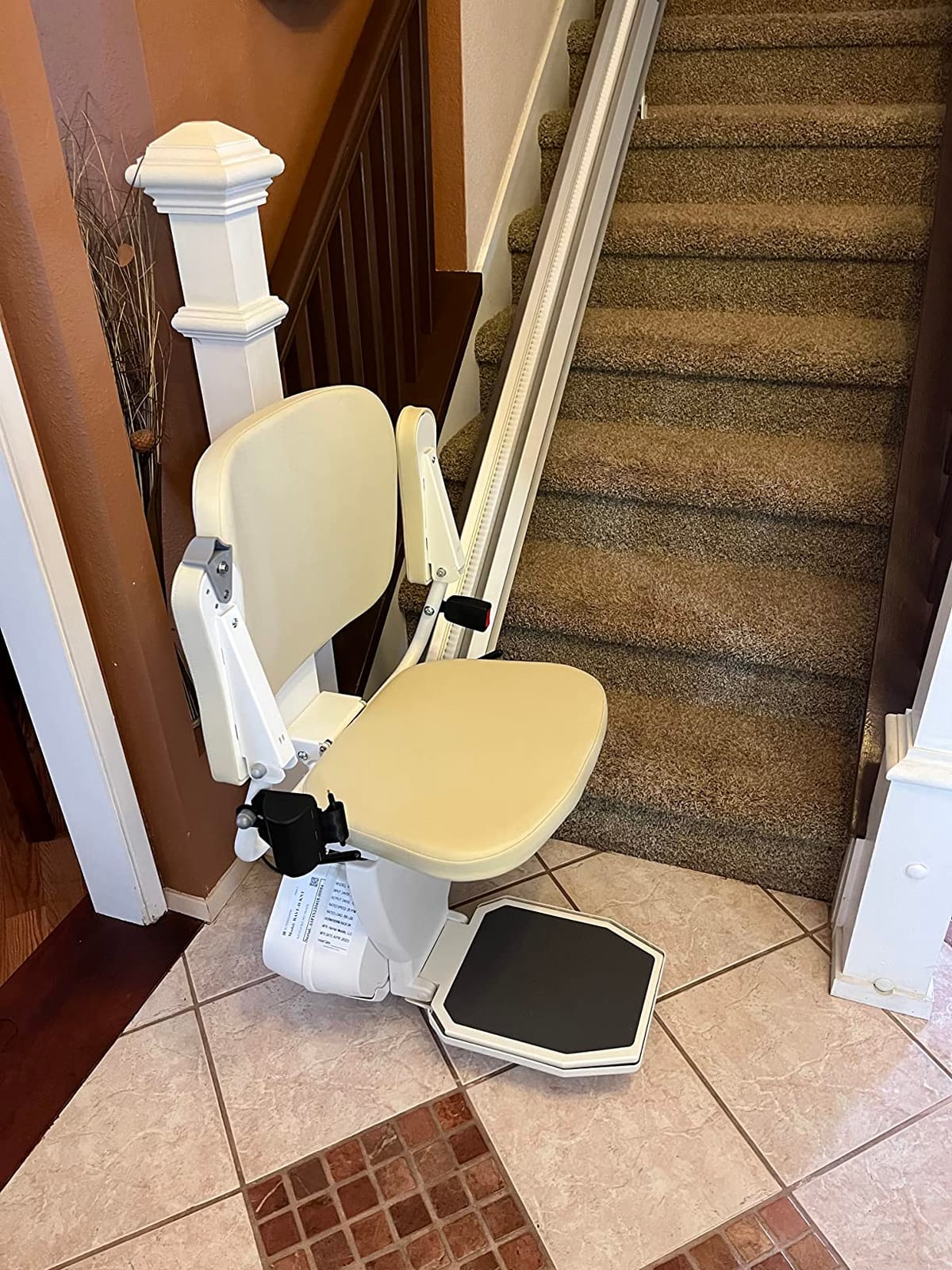 AmeriGlide Rave 2 Stair Lift for Seniors - DIY Self-Install Straight Stair Lift - Fits Most Straight Staircases - 350 lb Capacity - Battery Powered - Made in USA customer photo 2