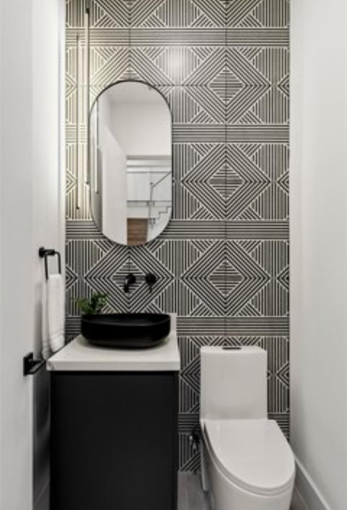 St. Tropez One Piece Modern Elongated Toilet with Dual Vortex™ Flush, Black Hardware customer photo 2