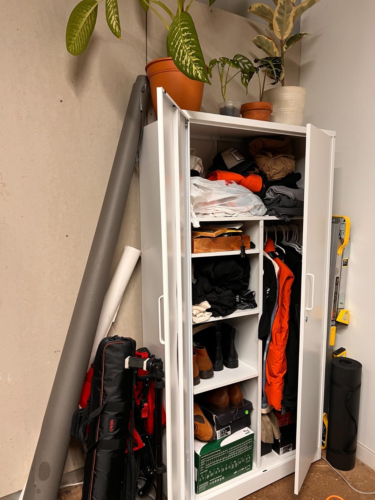 Letaya Metal Storage Cabinets Locker with Lock Door, 72'' Clothing Coat Steel Storage Freestanding Wardrobe for Office, Home, School, Employee, Gym, Fire Department (Black) customer photo 2