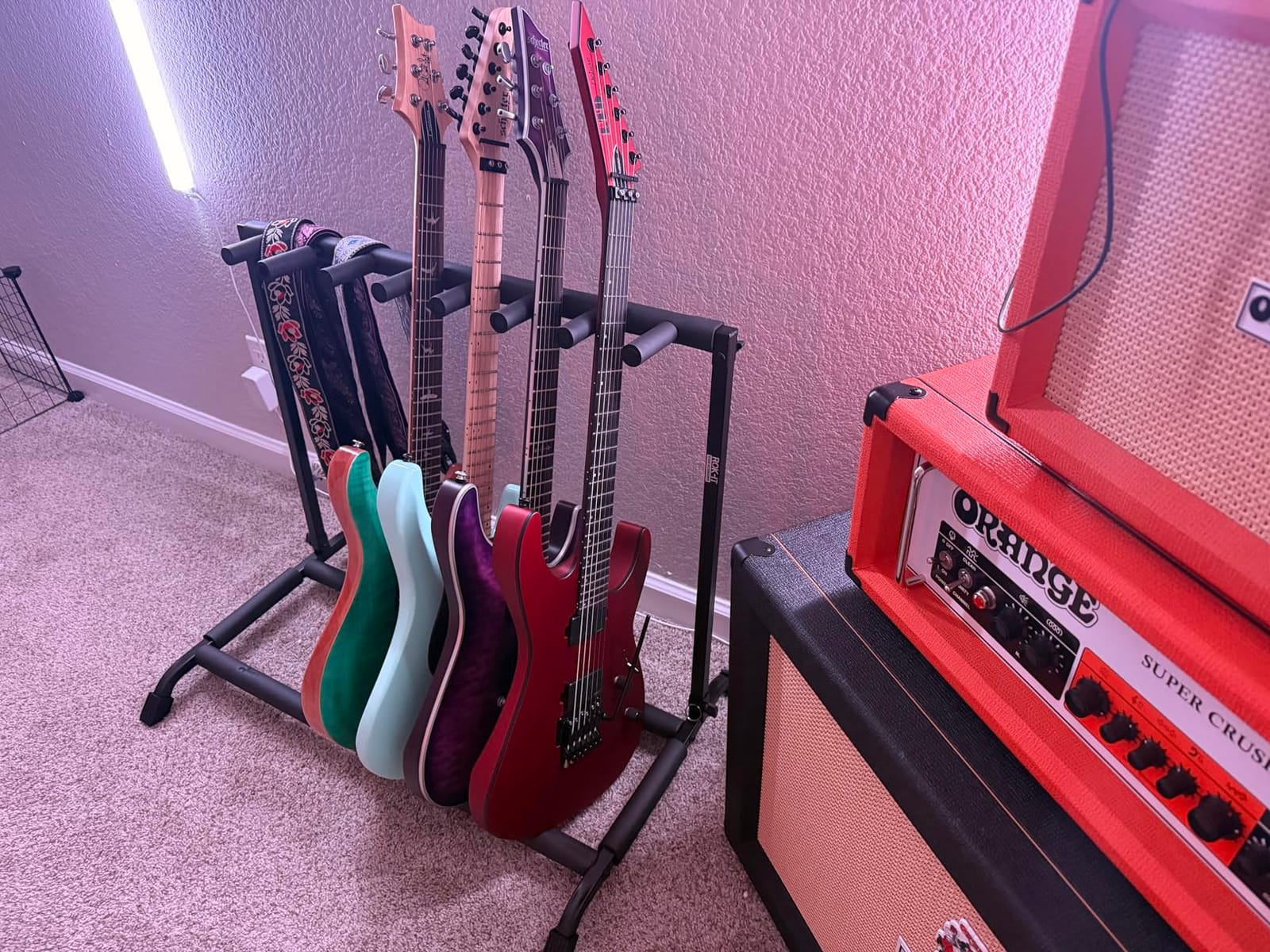 Gator Rok-It Collapsible Folding Guitar Rack Stand for 7 Guitars - Fits Acoustic, Electric, or Bass Guitars - Portable, Durable, Space-Saving Storage (RI-GTR-RACK7) customer photo 1