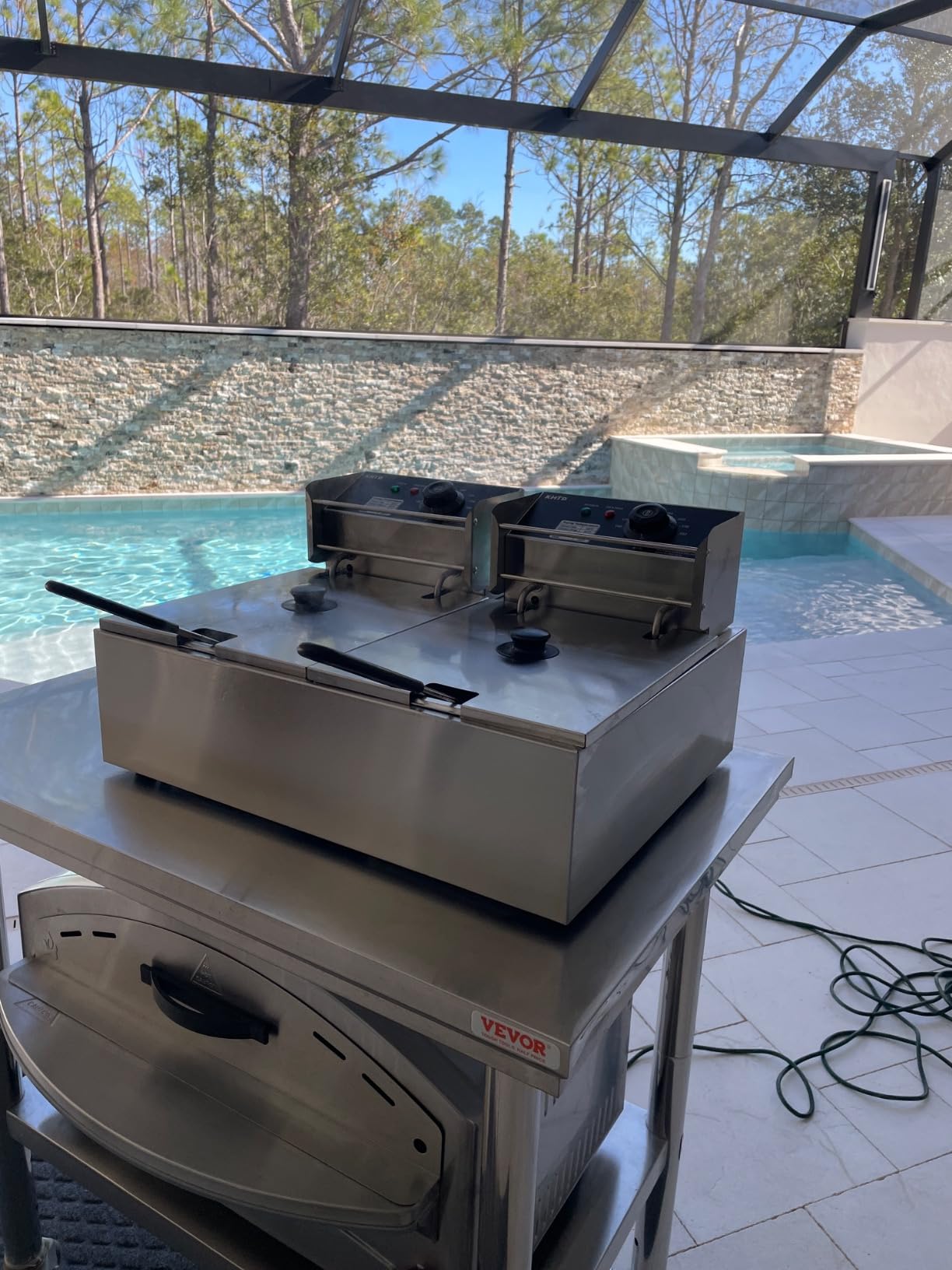 Commercial Deep Fryer with Basket, 3400W 12.7QT/12L, Detachable Large Capacity Stainless Steel Countertop Electric Oil Fryer with Temperature Control for Restaurant or Home Use customer photo 1