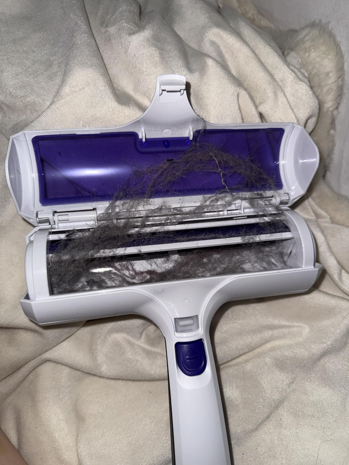 BLACK+DECKER Pet Hair Remover Roller, Remove Dog Hair and Cat Hair Easily (HMSCT0001) customer photo 2