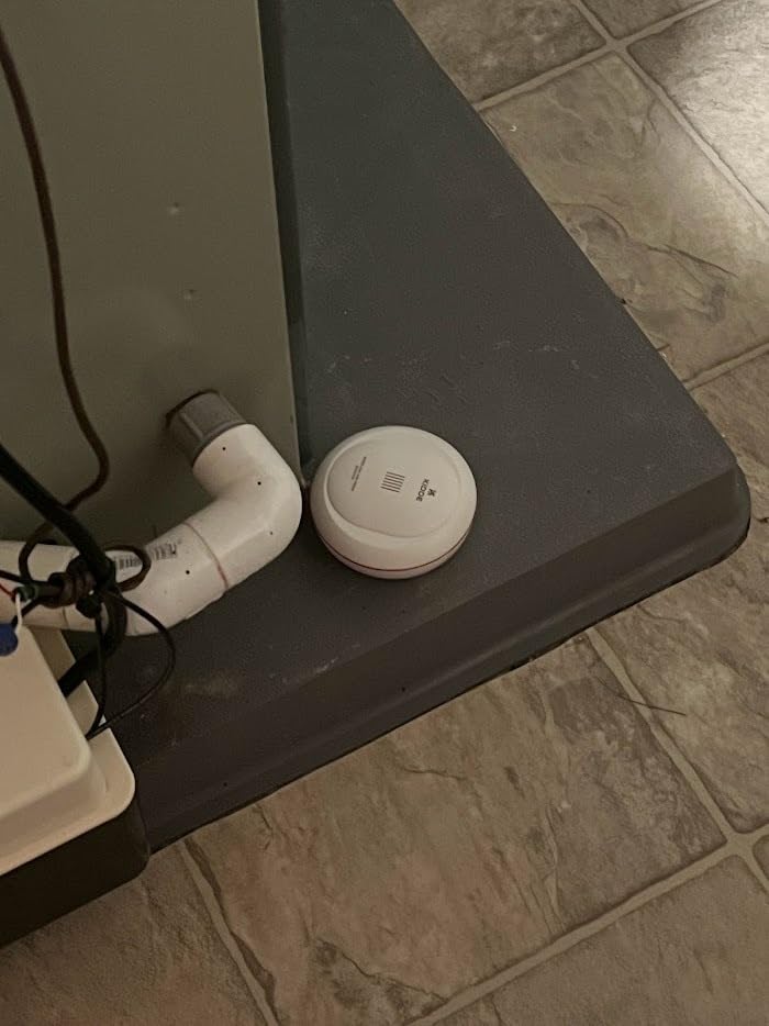 Kidde WiFi Water Leak Detector & Freeze Alarm, Alexa Device, Smart Leak Detector for Homes with App Alerts customer photo 1