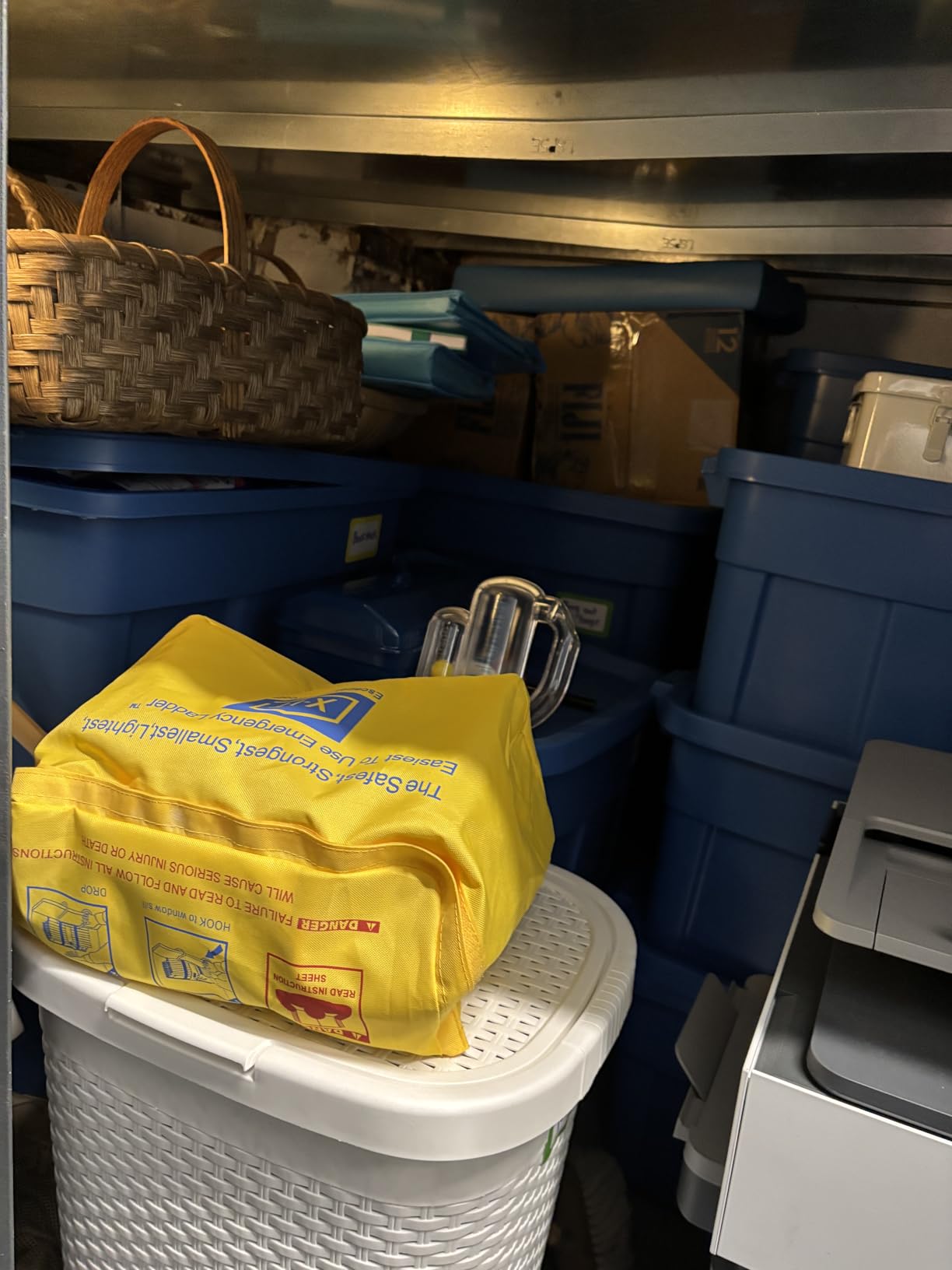 Rubbermaid Roughneck Tote 18 Gal, 6 Pack, Made in USA, Heritage Blue, Rugged Plastic Stackable Storage Bins with Lids and Handles customer photo 2