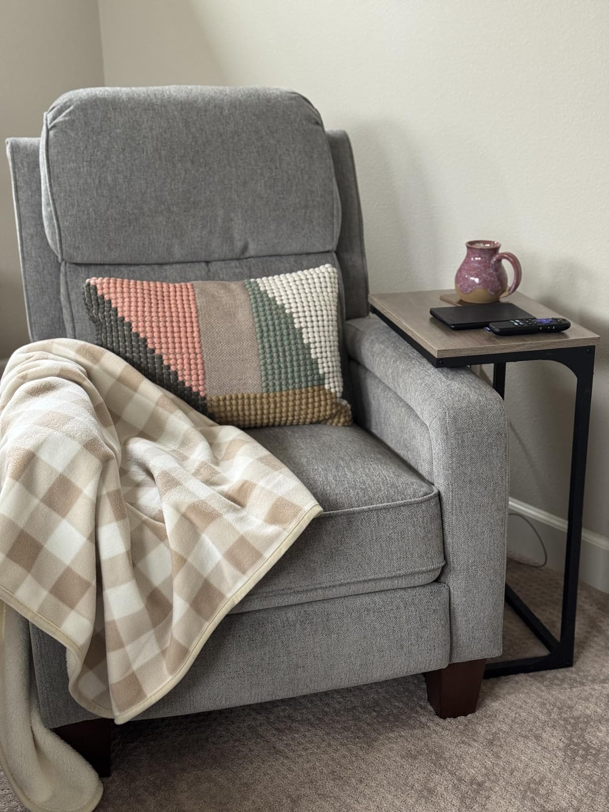 VASAGLE C-Shaped End Table, Couch Side Table for Sofa with Metal Frame, Greige and Black, BARNET Collection ULET353B02 customer photo 2