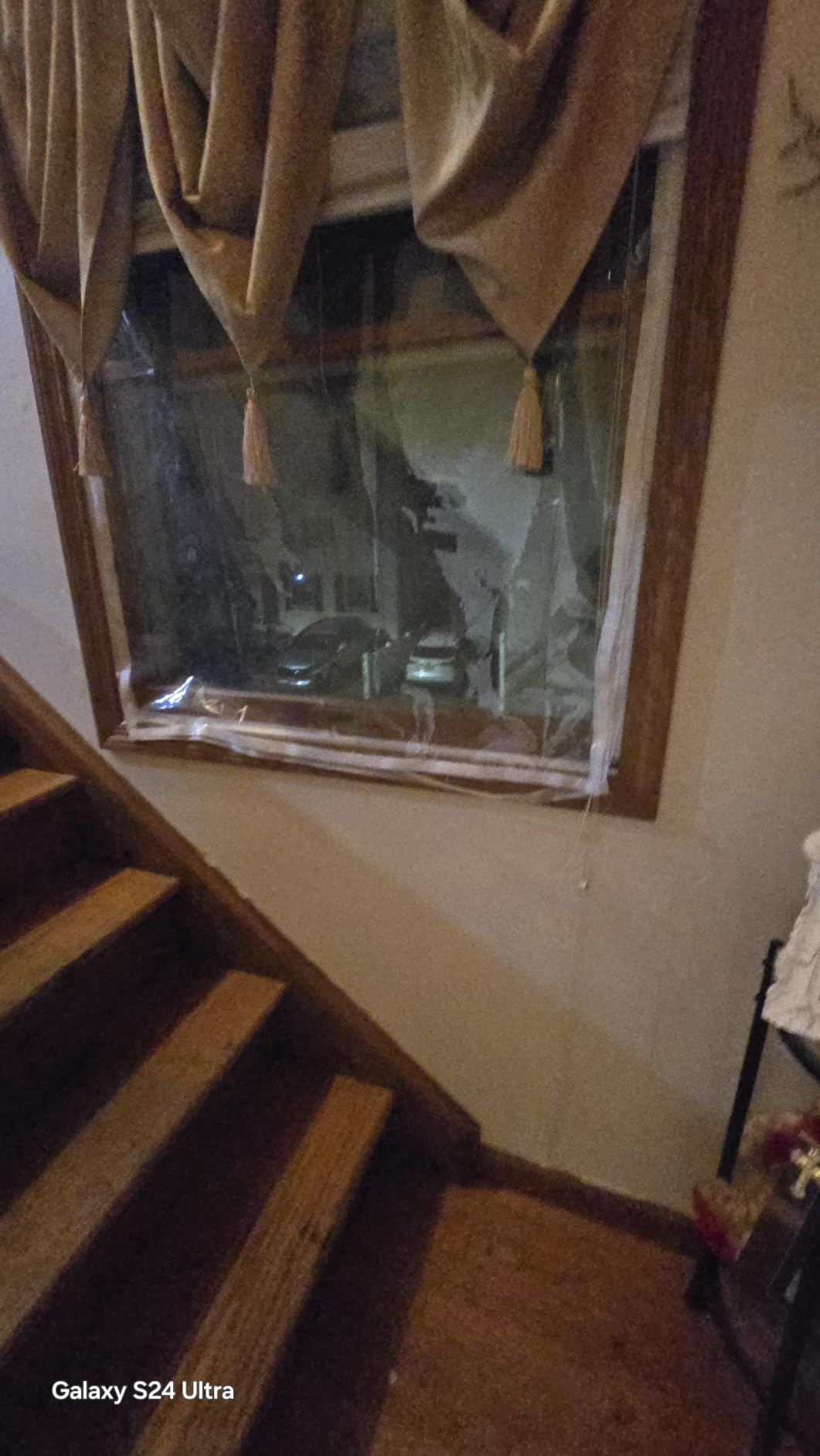 Adjustable Window Insulation Kit 47inX63in(120X160cm) for Winter Keep Cold Out,cuttable Transparent Film 180 Thickness,Easy to Open for Ventilation,Reusable Plastic Window wrap customer photo 1