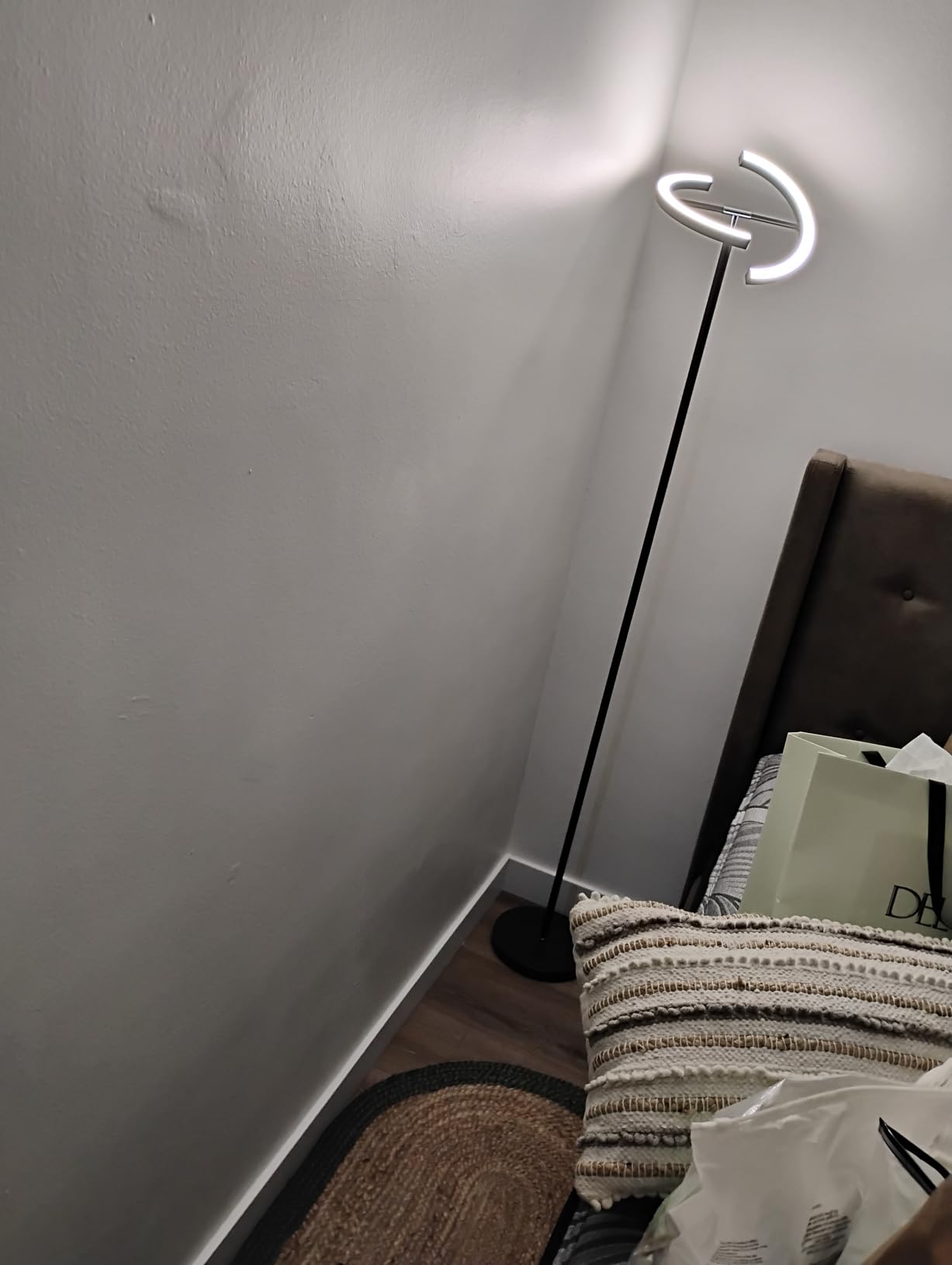 LED Floor Lamp - Rotatable Standing Lamp with Touch & Remote Control, 3000-6000K, 22W Modern Floor Reading Light, Dimmable Corner Uplighter for Living Room Bedroom Office, Black customer photo 2