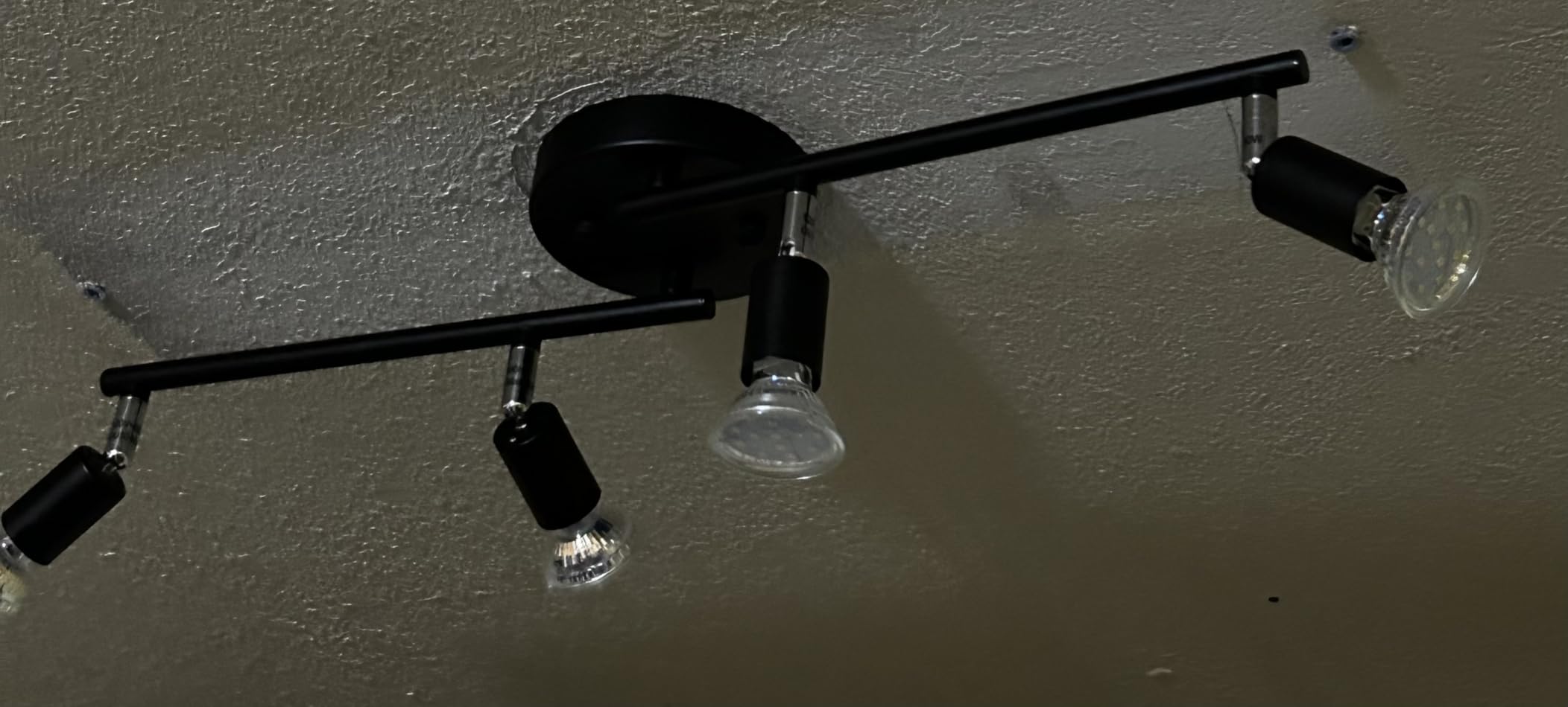 Unicozin LED 8 Light Track Lighting Kit, 54.13'' Black 8 Way Ceiling Spot Lighting, Flexibly Rotatable Head, Track Light Included 8 x LED GU10 Bulb (4W, Daylight White 5000K, 400LM) customer photo 1