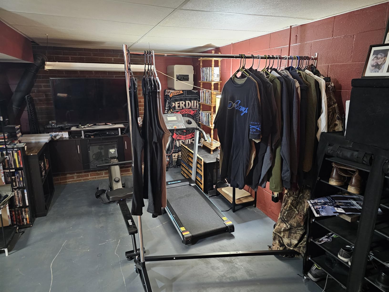 HOKEEPER Commercial Z Base Garment Rack Hold 500LBS Heavy Duty Clothing Rack Adjustable Rolling Clothes Rack for Hanging Clothes Racks on Wheels Portable Z Rack, Chrome Finish customer photo 1