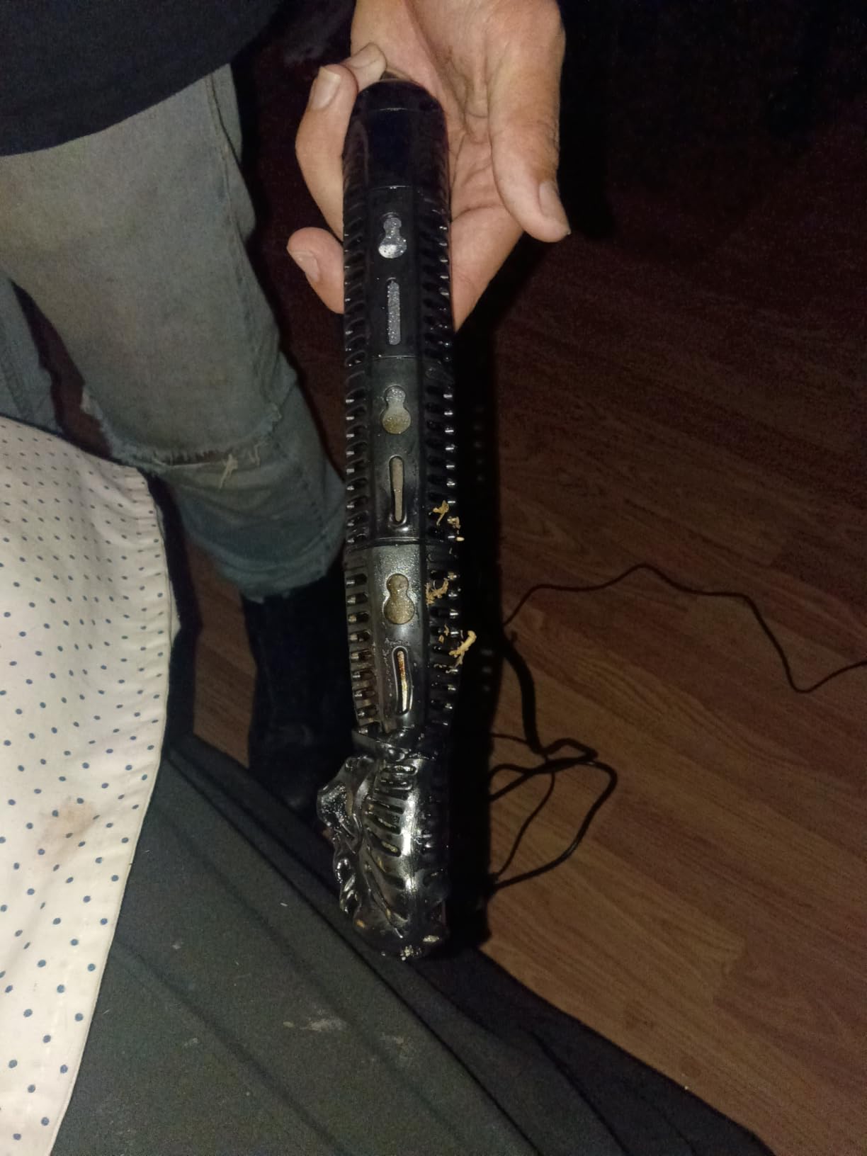 HiTauing Aquarium Heater, 300W Fish Tank Heater with LED Digital Display & 5 Safety Protection, Submersible Aquarium Heater with 2 Suction Cup and 8.2Ft Cord for 40-75 Gallon Fish Tank. customer photo 1