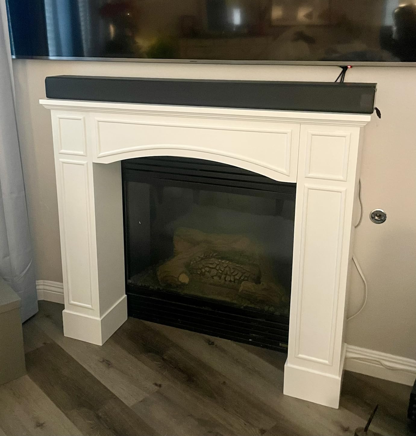 HOMCOM Modern Fireplace Mantel for Interior Width 29 White | Surround Mantels for Electric Fireplace, Decorative Pattern customer photo 2