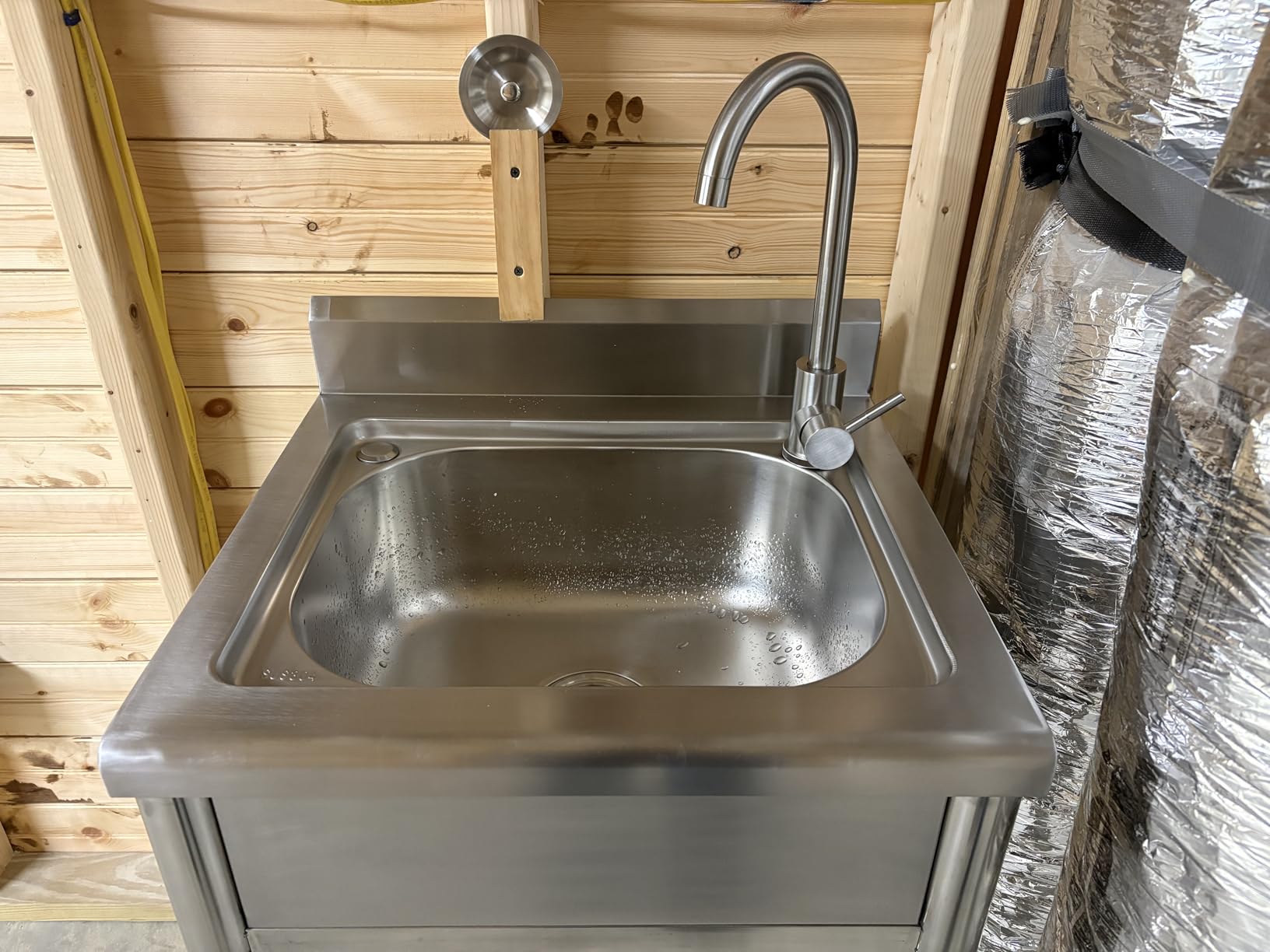 Stainless Steel Utility Sink, Freestanding Single Bowl Garage Sink 22 Inch customer photo 1