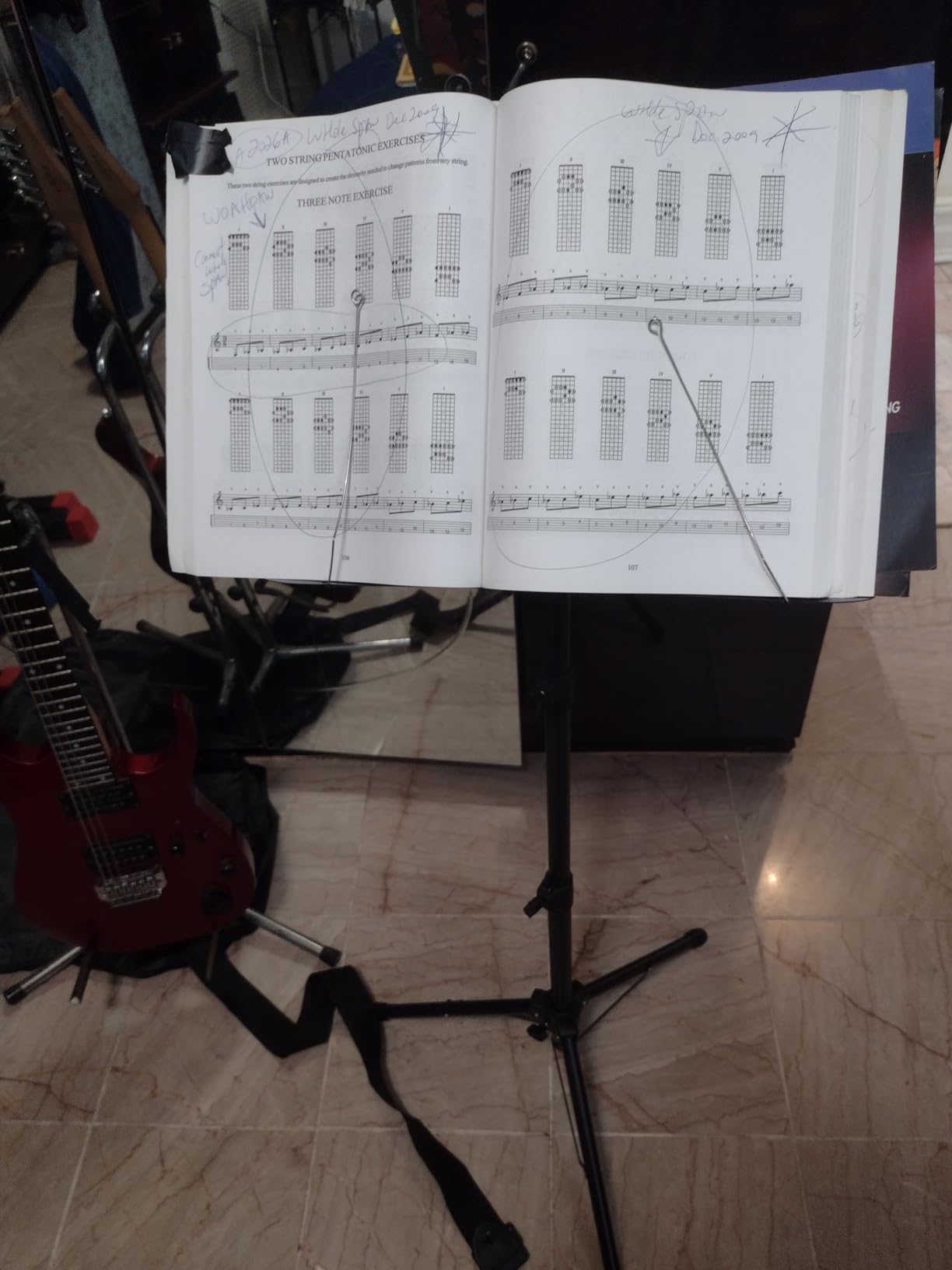 Mdvora 1 Pack Sheet Music Stand, with Carrying Bag customer photo 2