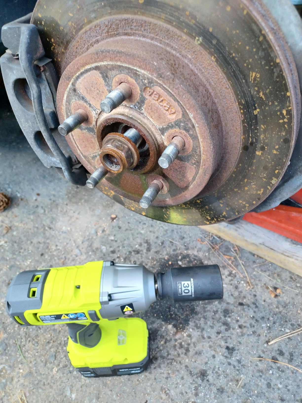 Ryobi ONE+ 18V Cordless 1/2 in. Impact Wrench Kit with 4.0 Ah Battery and Charger (PCL265K1) customer photo 1