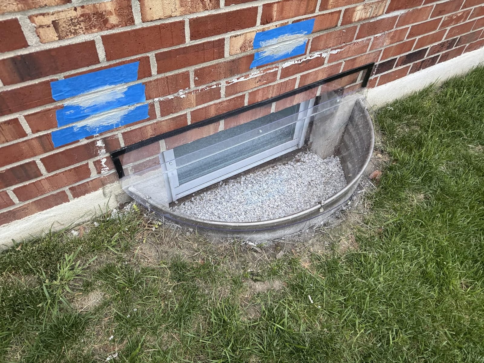 Just Cover It Basement Window Well Covers Outside Protection | Made in USA, Easy Installation Clear Polycarbonate Window Well Cover, UV Resistant with Rust-Free Aluminum Bracing customer photo 2