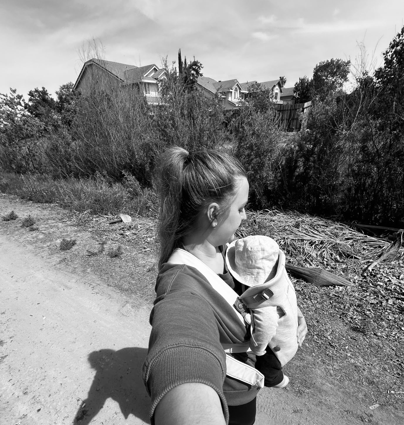 BabyBjorn Baby Carrier Mini, Light Beige, 3D Jersey | Infant Carrier (7-24 lbs), Ergonomic, Easy-to-Use customer photo 1