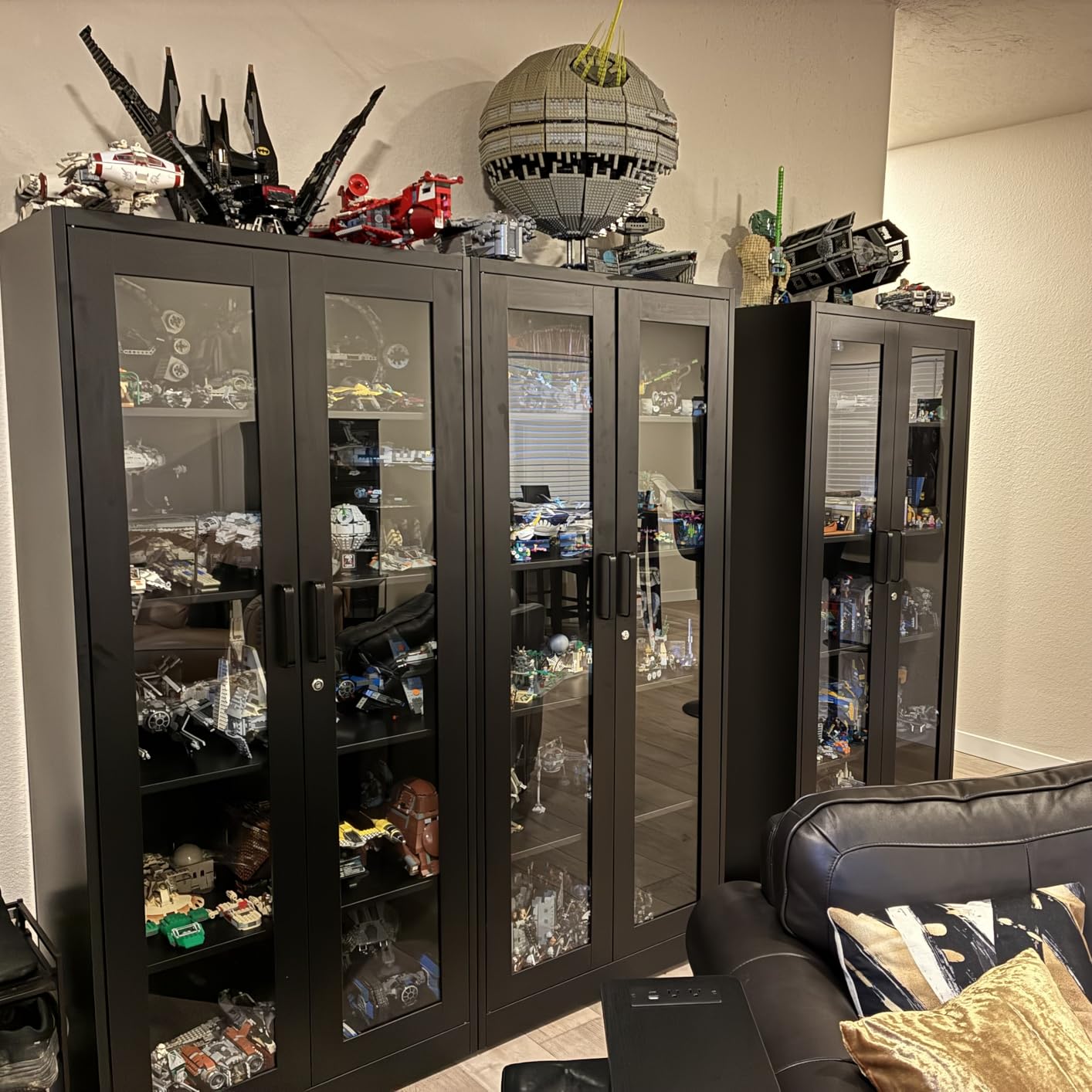 PEUKC Display Cabinet with Glass Doors, 71 Inches Metal Display Case with 4 Adjustable Shelves, Curio Storage Cabinet with Lock for Home, Office, Book, Pantry, Assemble Required (Black) customer photo 1
