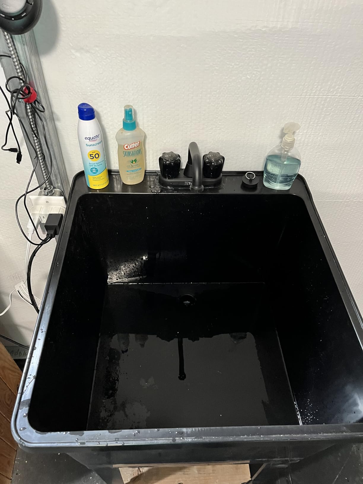 Tehila Basics by JS Jackson Supplies 21-Gallon White Freestanding Utility Sink with Chrome Finish 2-Handle Faucet, Heavy Duty Plastic Laundry Tub with Adjustable Legs customer photo 1