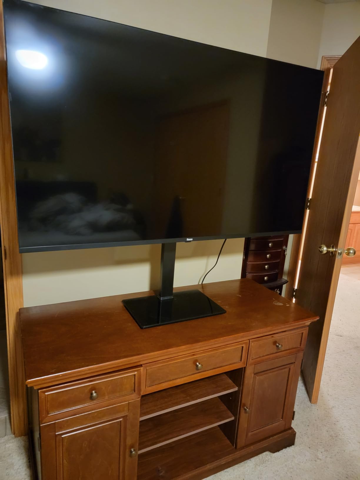 Perlegear Universal Swivel TV Stand Base for 32-70 inch TVs to 88lbs | 9-Level Height Adjustable, Tempered Glass Base, Tilt, Max VESA 400x400mm, PGTVS26 customer photo 1