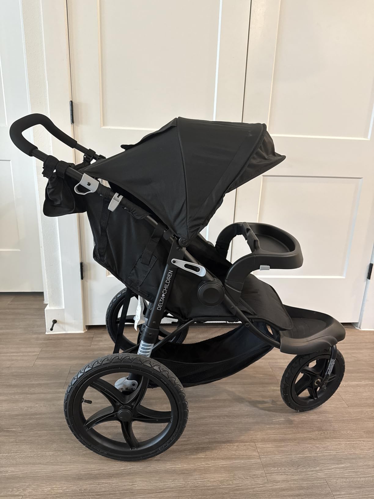 Delta Children Apollo Jogging Stroller - Shock Absorbing Frame with Large Canopy & Recline - Car Seat Compatible, Black customer photo 2