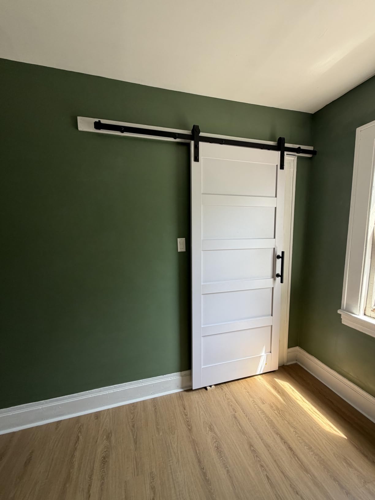 Fredbeck 32x84 inch White Barn Door with 5.5FT Sliding Door Hardware Kit Included & Handle,Solid,MDF,PVC Surface,DIY Assembly,5-Panel,Fit 29in-30in Opening customer photo 2