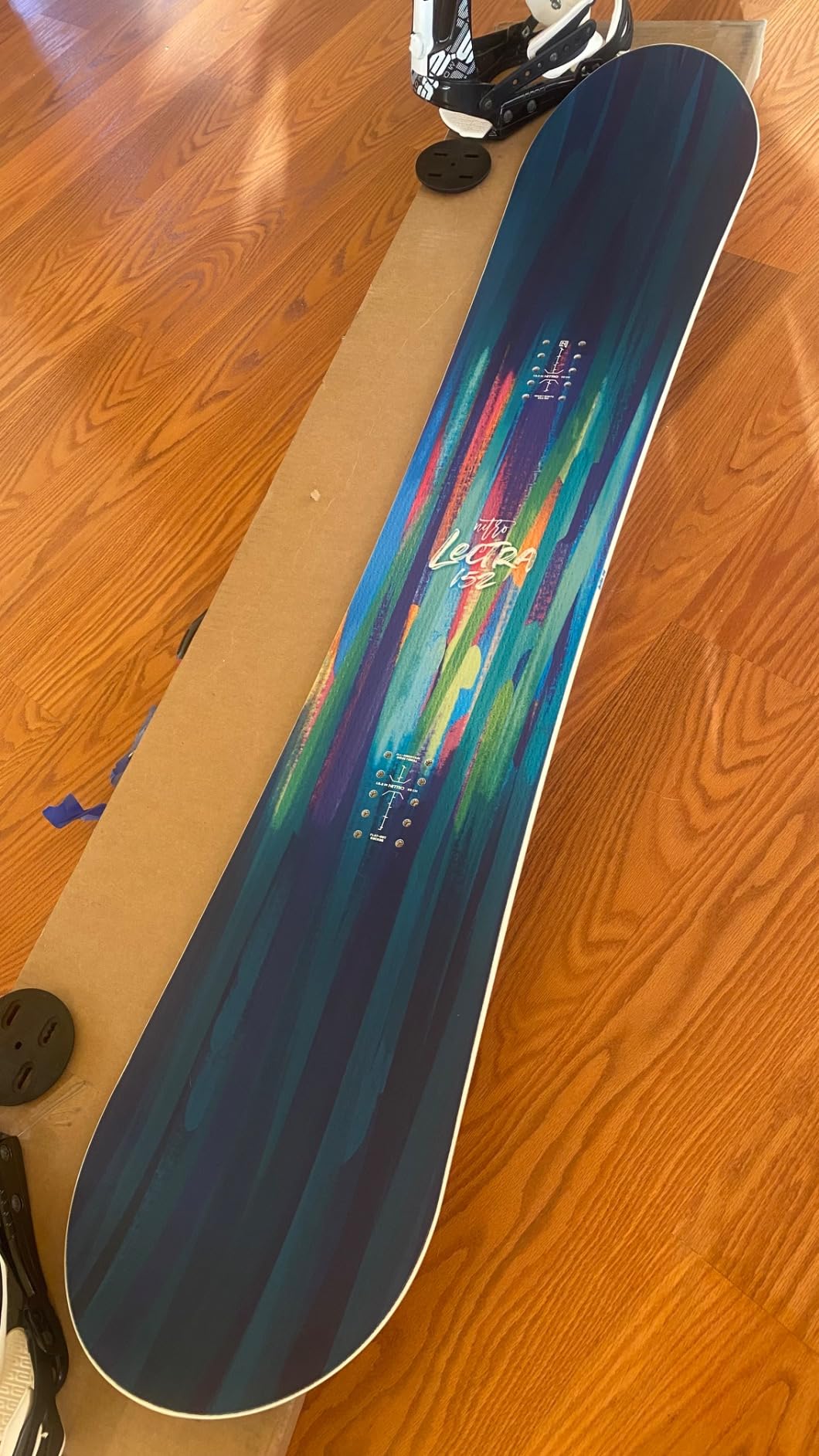 Nitro Lectra Women's Directional Twin Snowboard | All-Mountain, Freeride, Flex 4/10, Camber, Extruded Base, Beginner/Intermediate customer photo 1