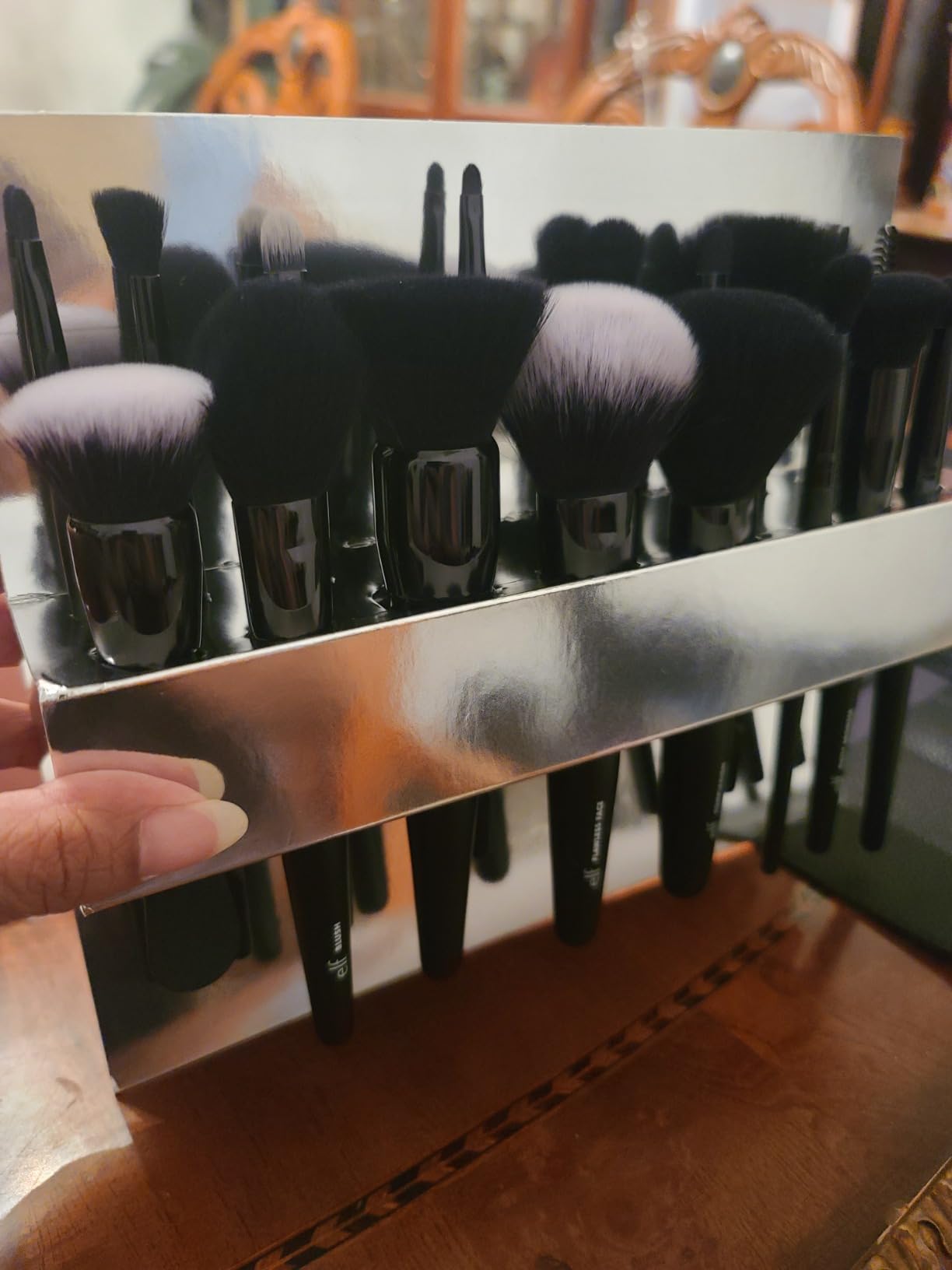 e.l.f. Ultimate Makeup Brush Set & Travel Roll, 17-Piece Brush Kit, Brushes For Eyeshadow, Foundation, Powder, Concealer & more, Vegan & Cruelty-Free customer photo 1