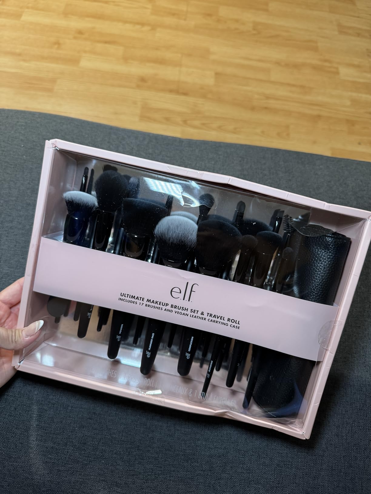 e.l.f. Ultimate Makeup Brush Set & Travel Roll, 17-Piece Brush Kit, Brushes For Eyeshadow, Foundation, Powder, Concealer & more, Vegan & Cruelty-Free customer photo 2