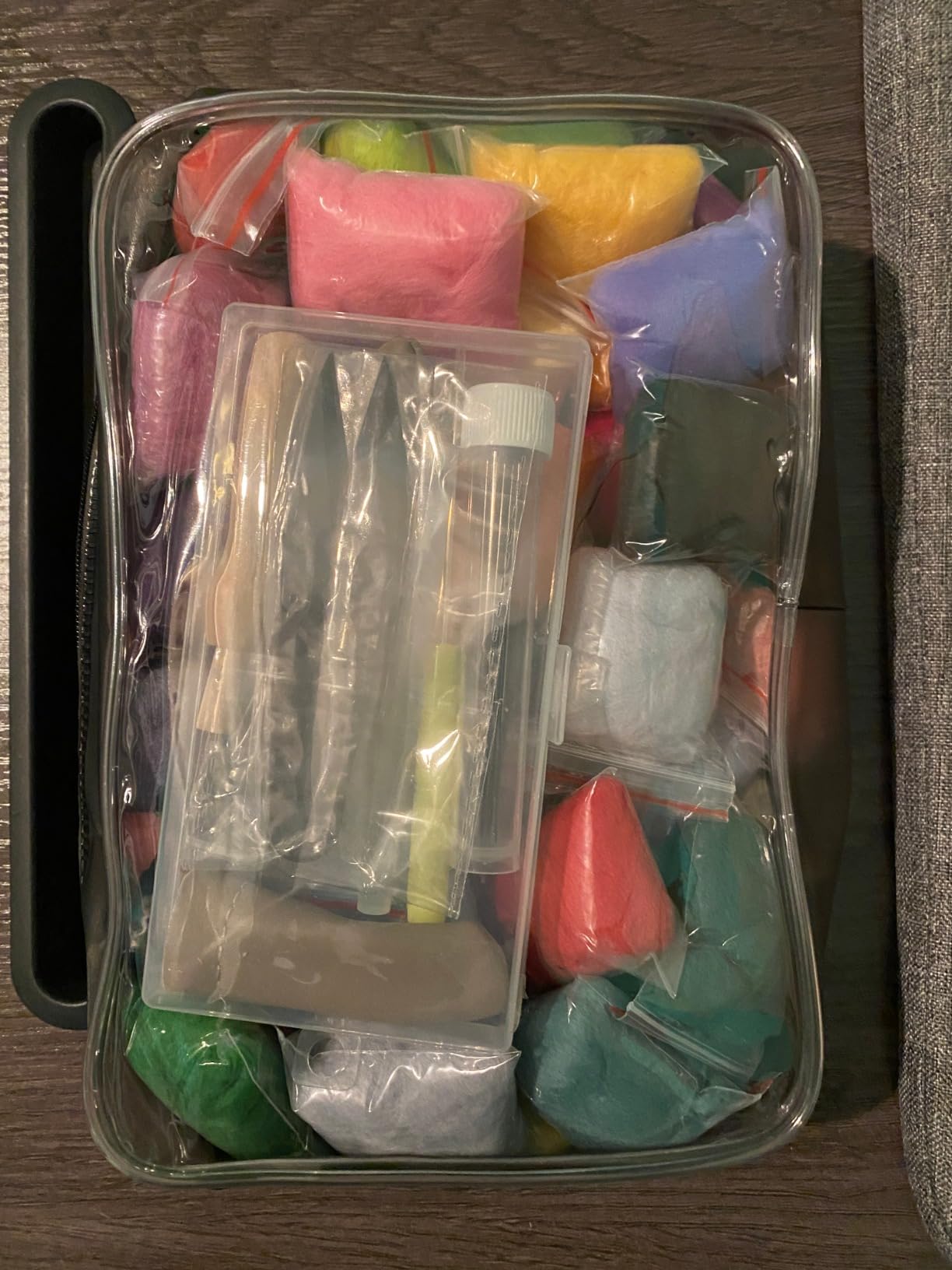 SOCNITC 45 Colors Needle Felting Kits Needle Felting Supplies with Tools | Needle Felting Starter Kits with 45 Colors Wool Roving, Felting Tools And Storage Bag for Beginners to DIY Wool Crafts customer photo 1